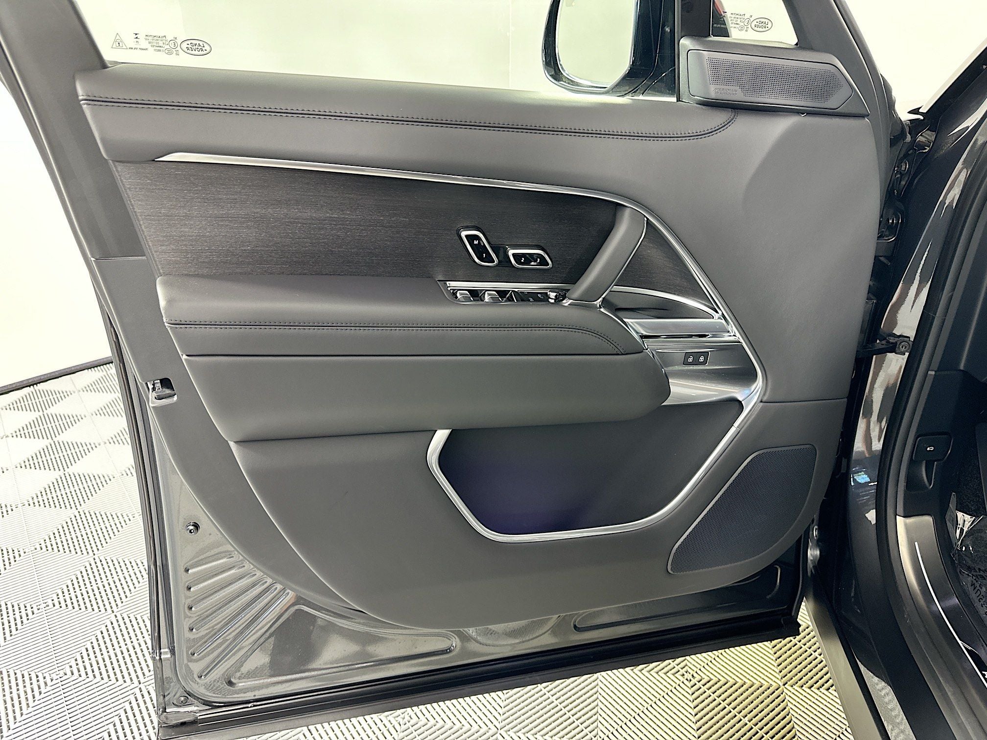 2026 Land Rover Range Rover SE