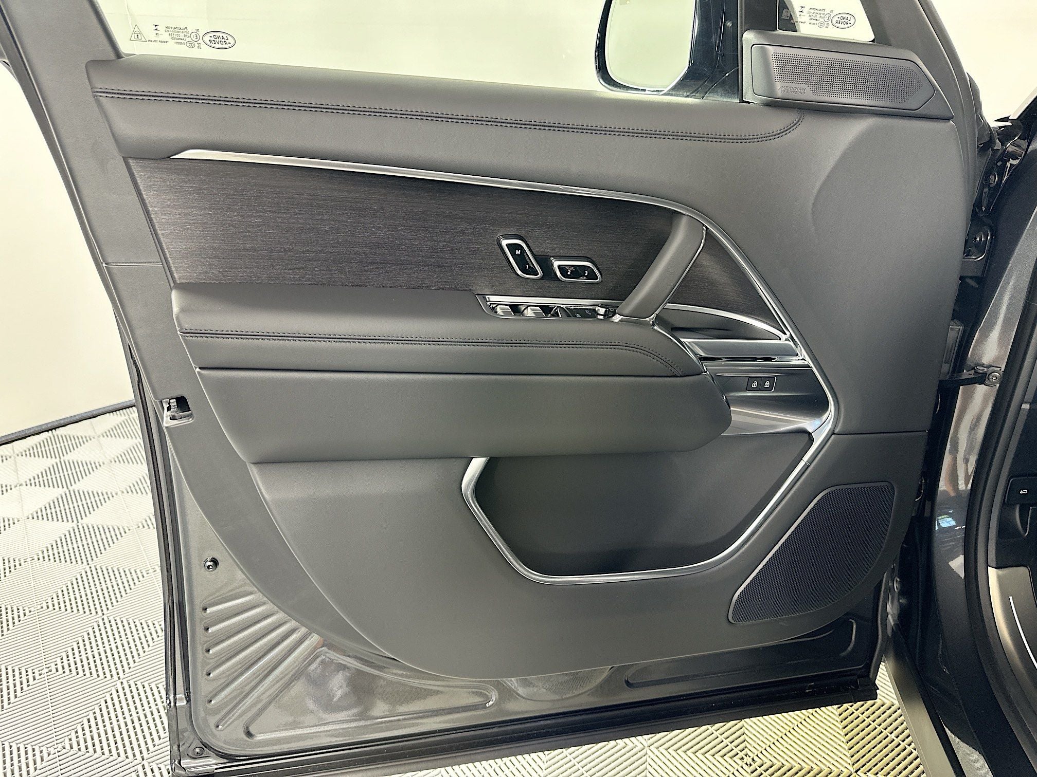 2026 Land Rover Range Rover SE