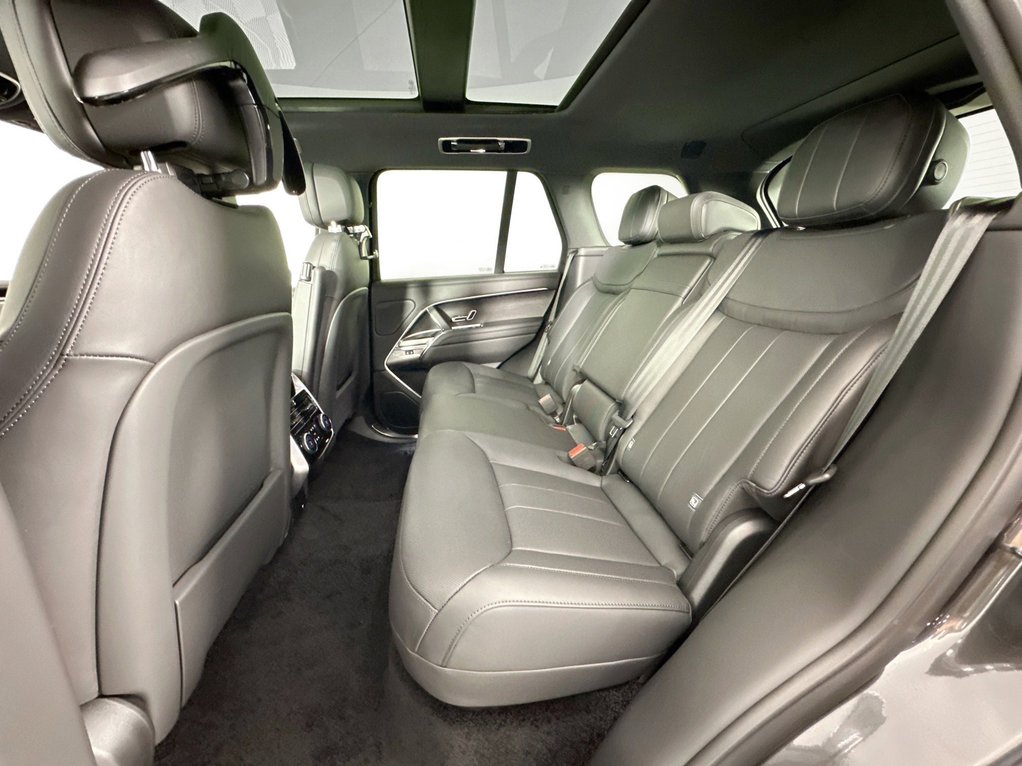 2026 Land Rover Range Rover SE