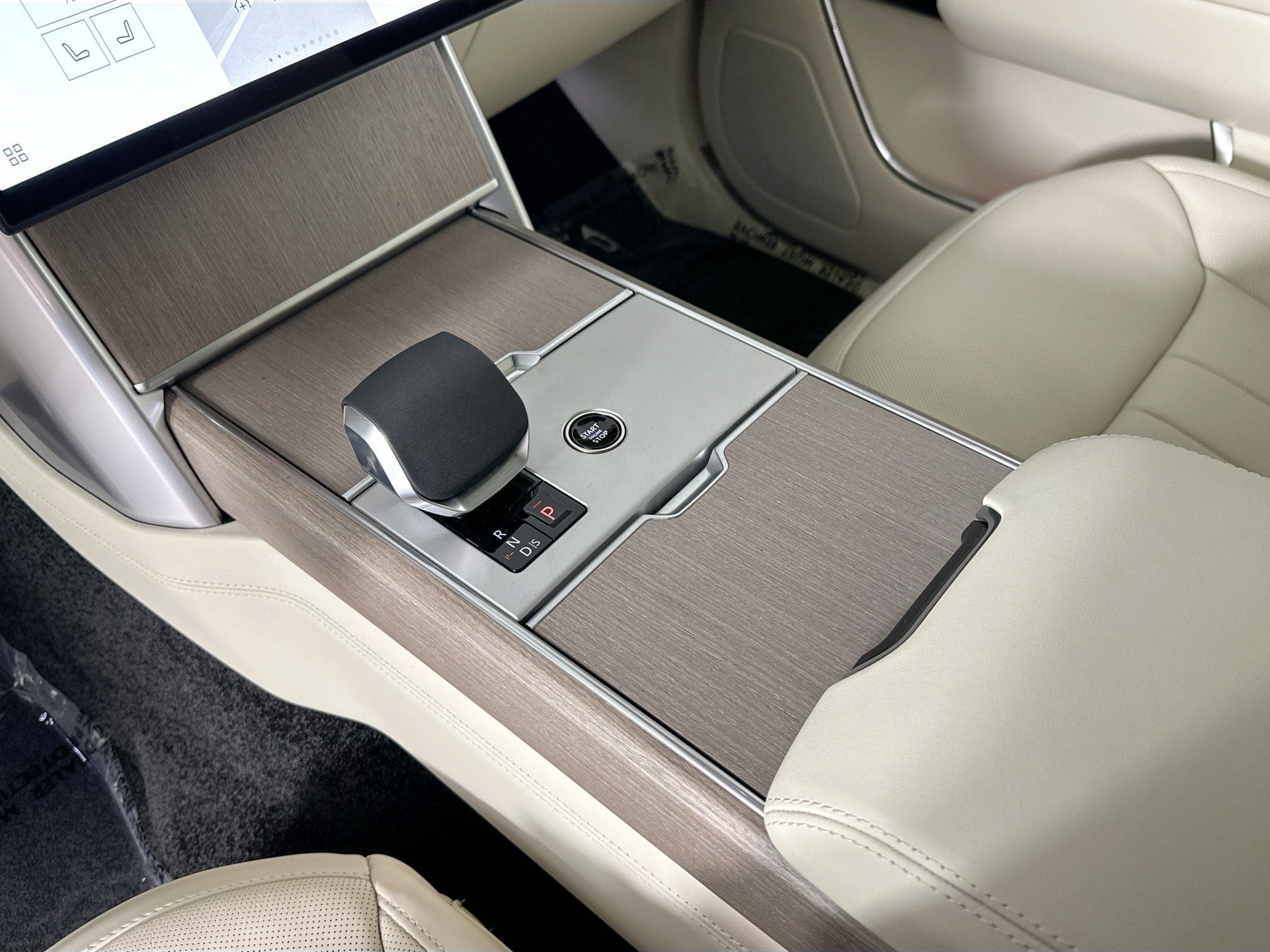 2026 Land Rover Range Rover SE