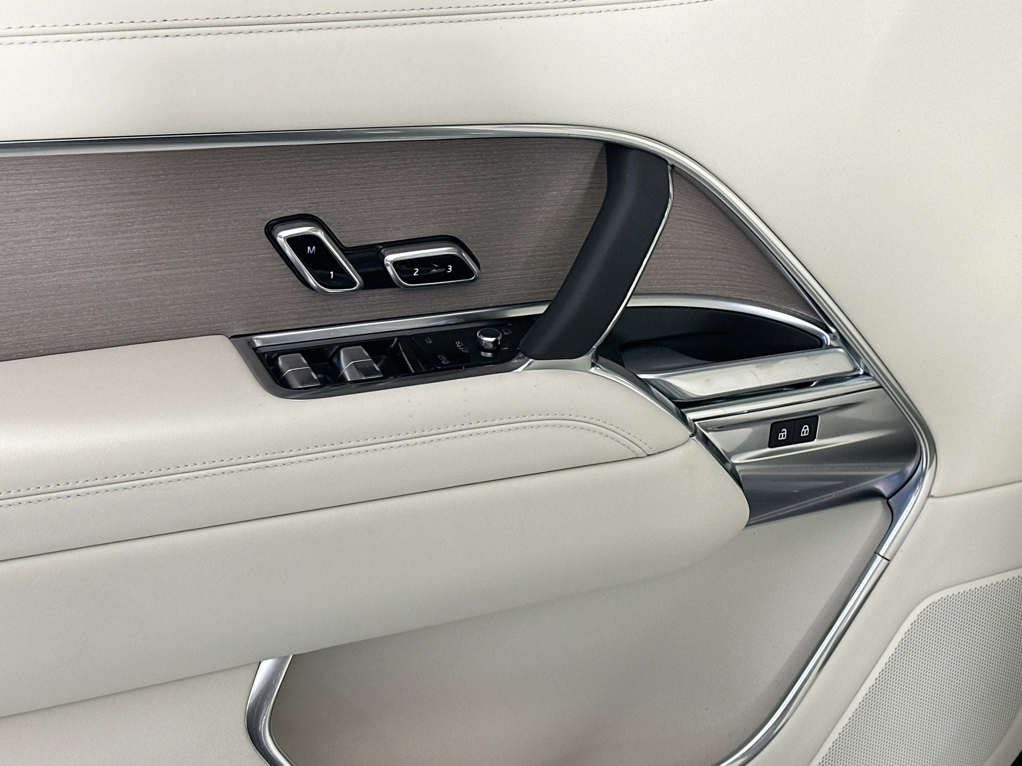 2026 Land Rover Range Rover SE