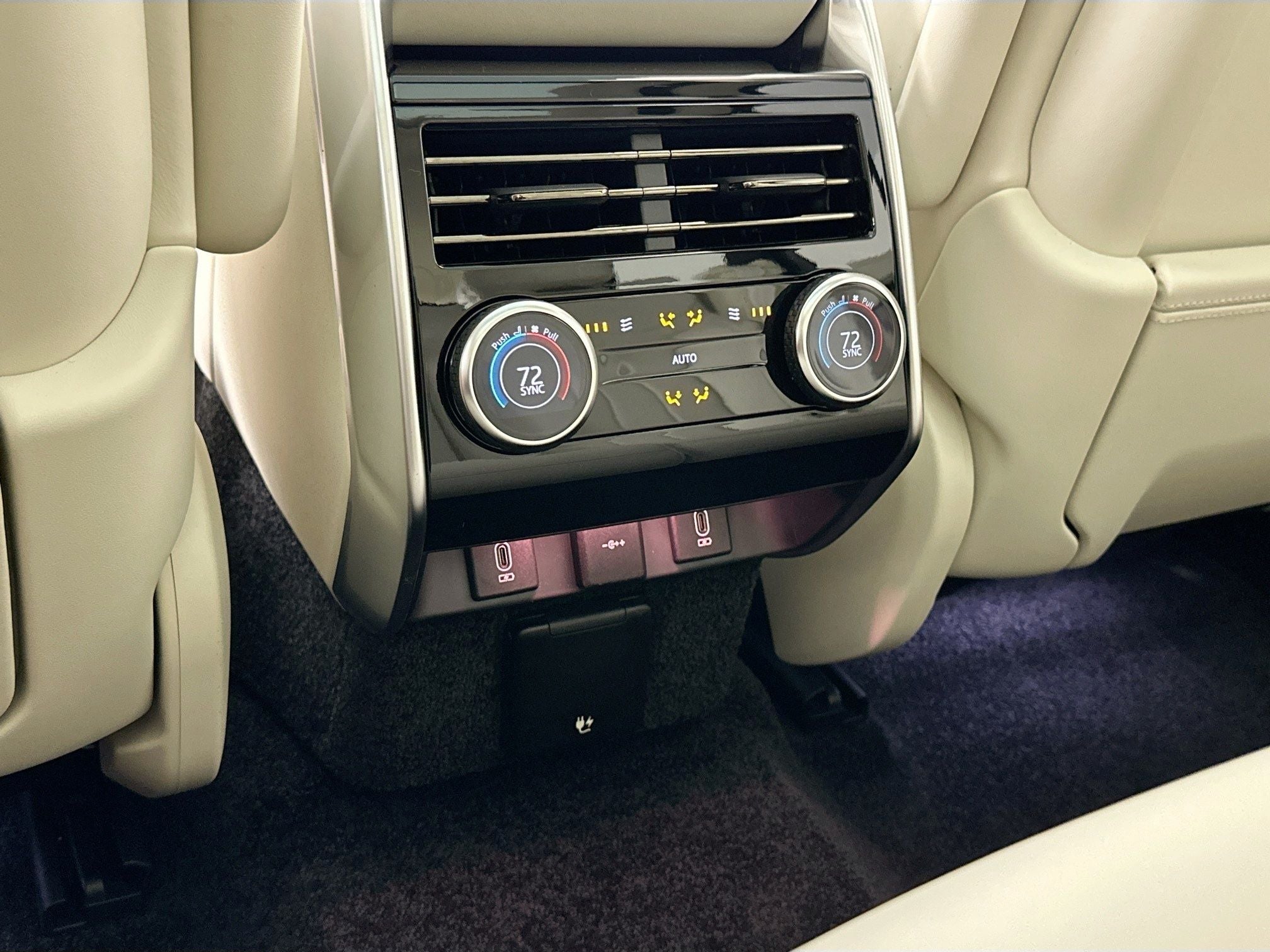 2026 Land Rover Range Rover SE