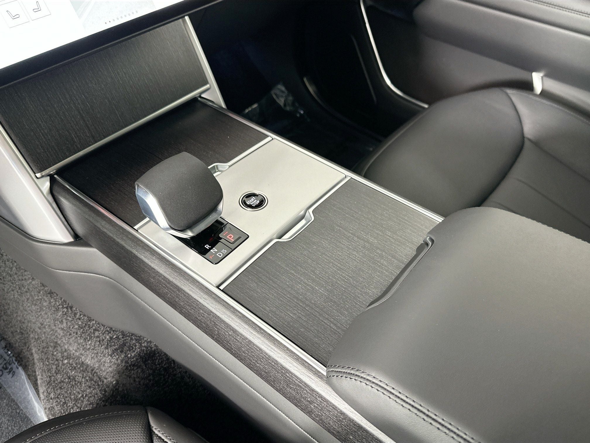 2026 Land Rover Range Rover SE