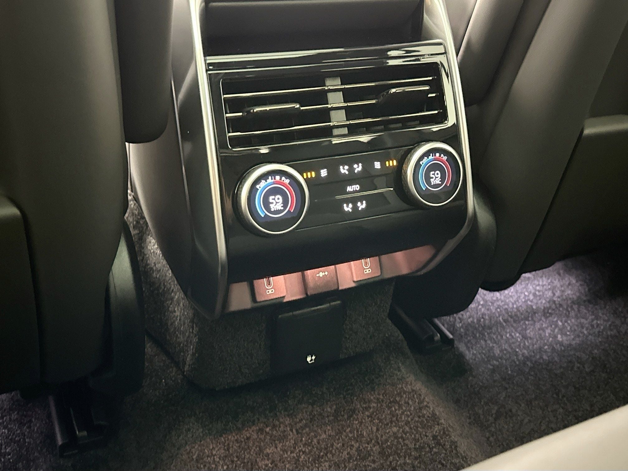 2026 Land Rover Range Rover SE