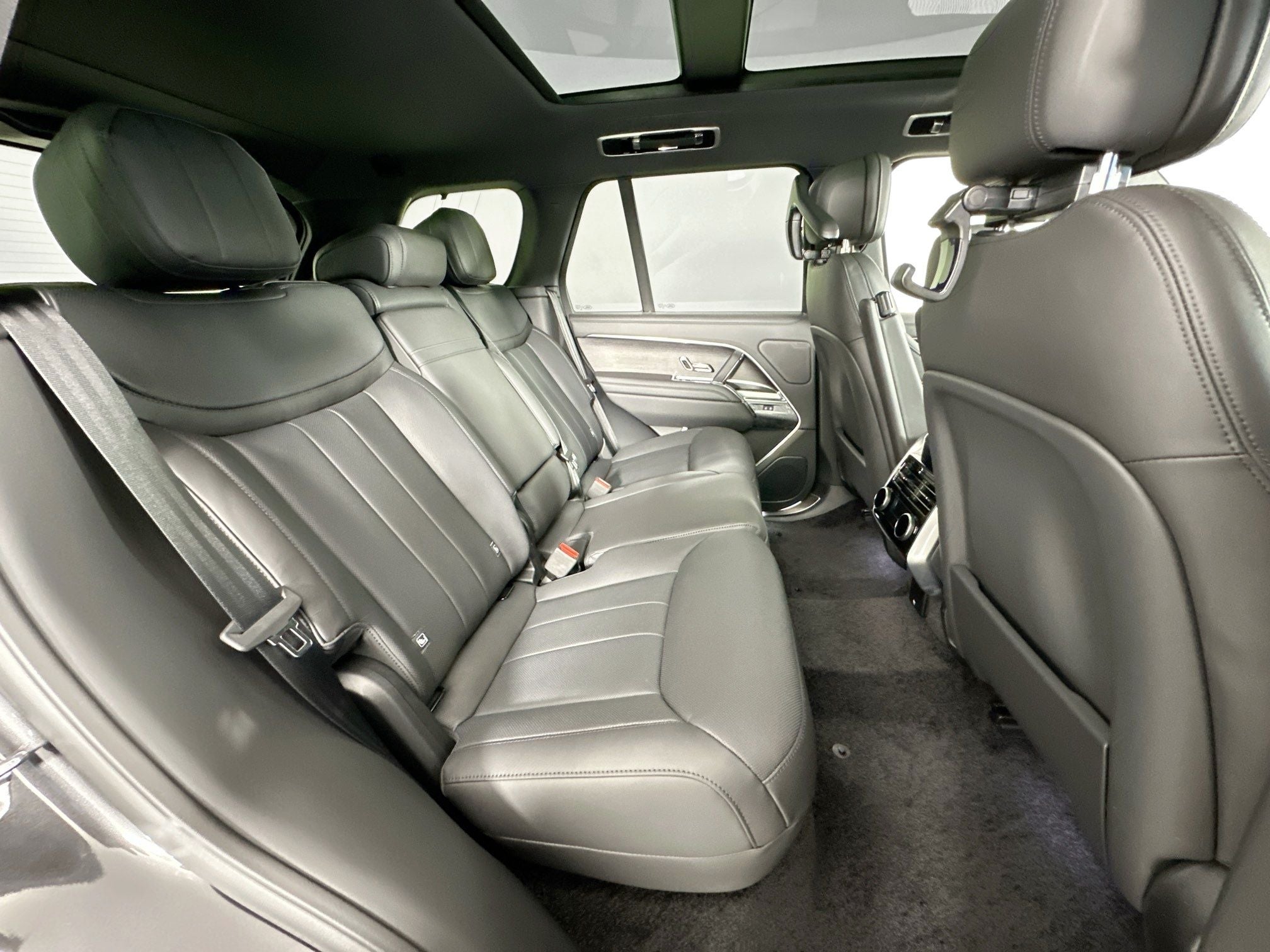 2026 Land Rover Range Rover SE