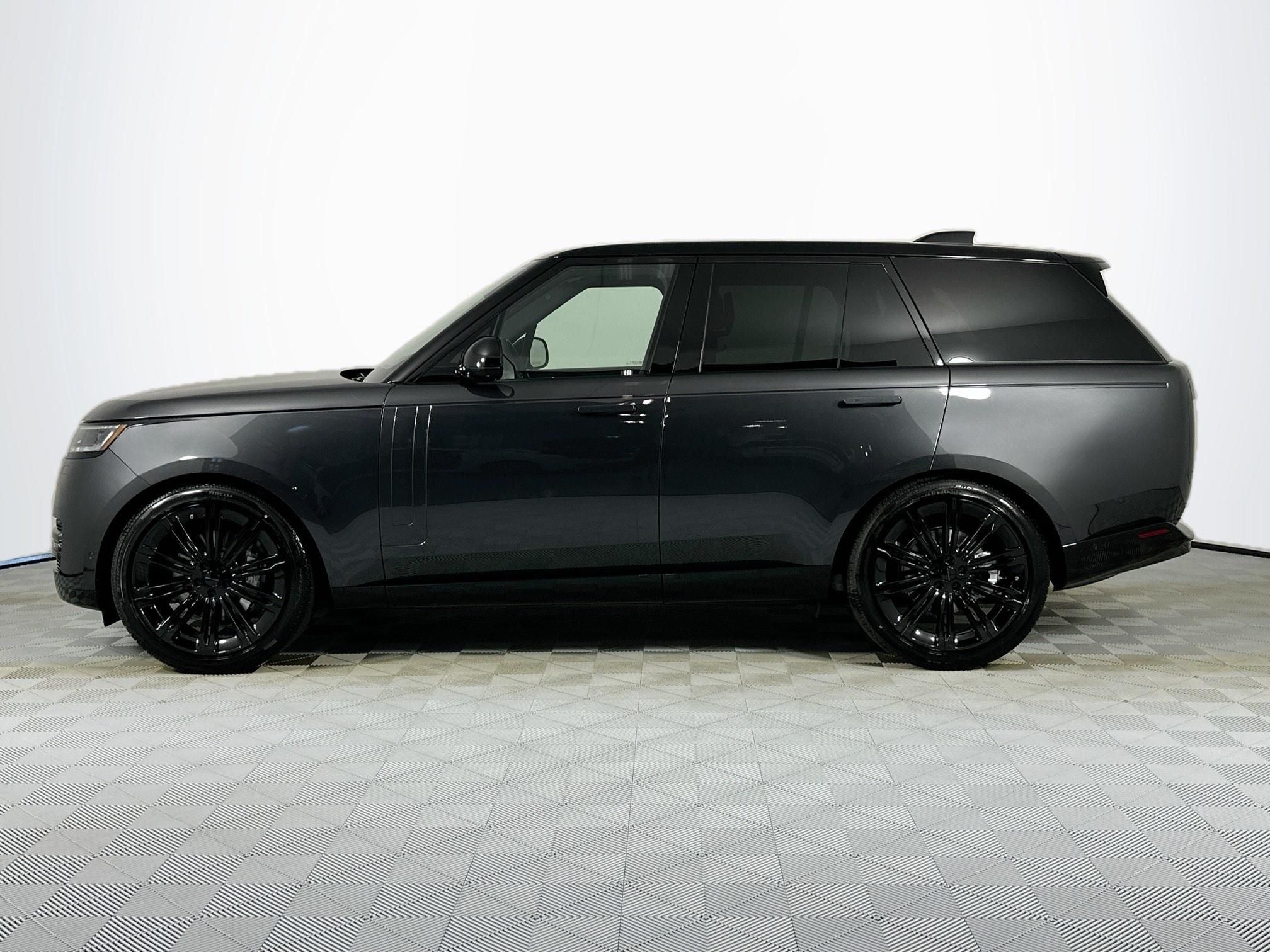 2026 Land Rover Range Rover SE