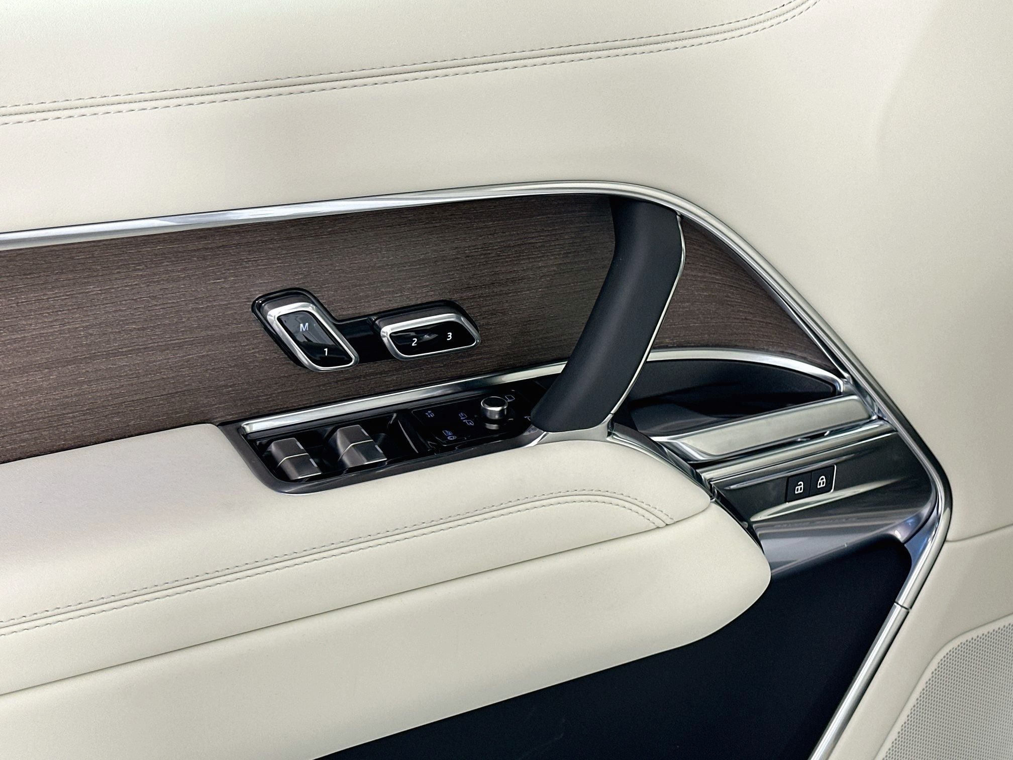 2027 Land Rover Range Rover SE