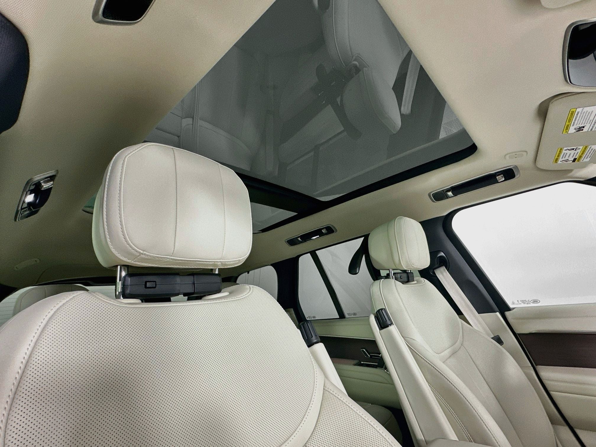 2027 Land Rover Range Rover SE