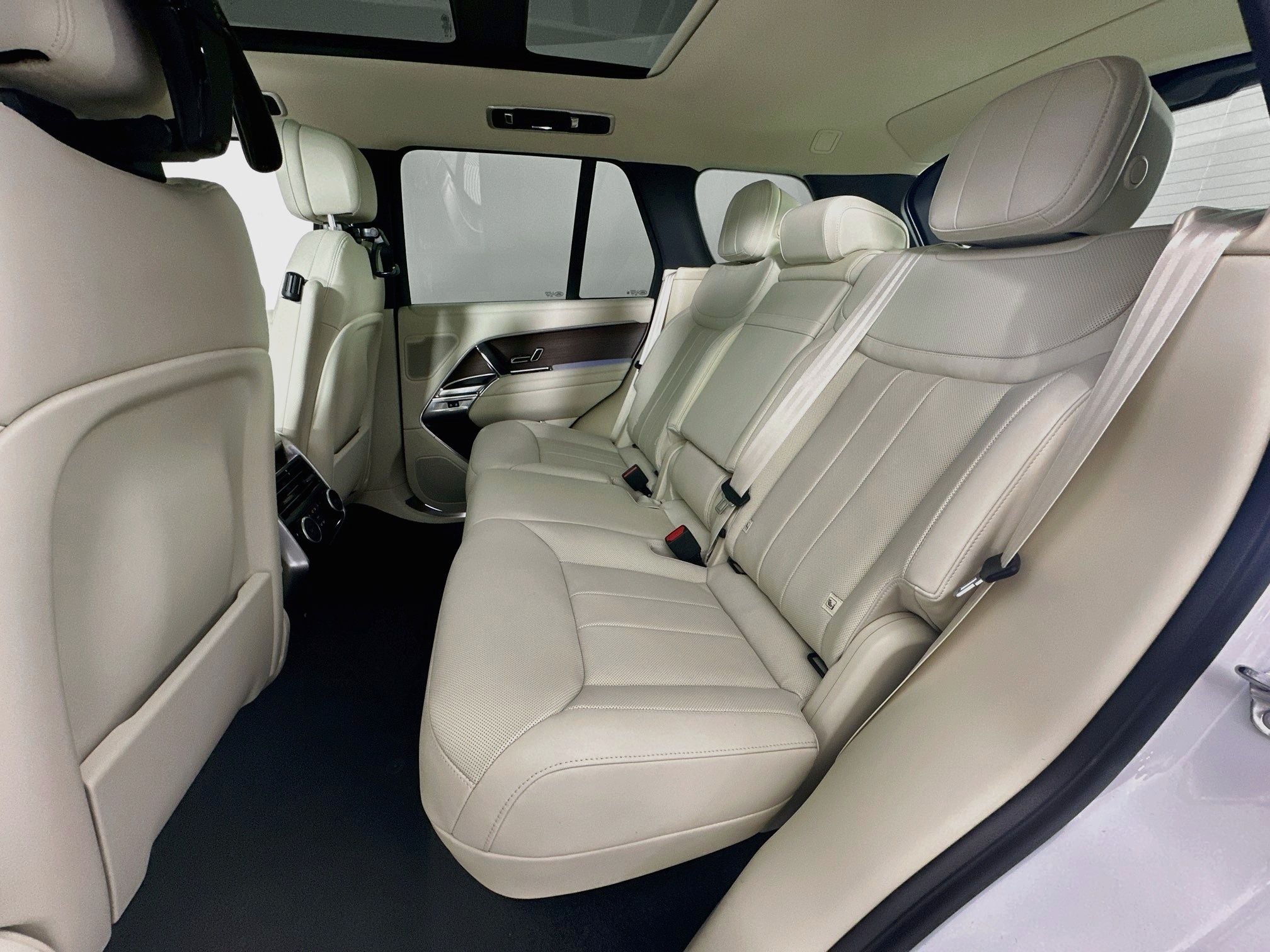 2027 Land Rover Range Rover SE