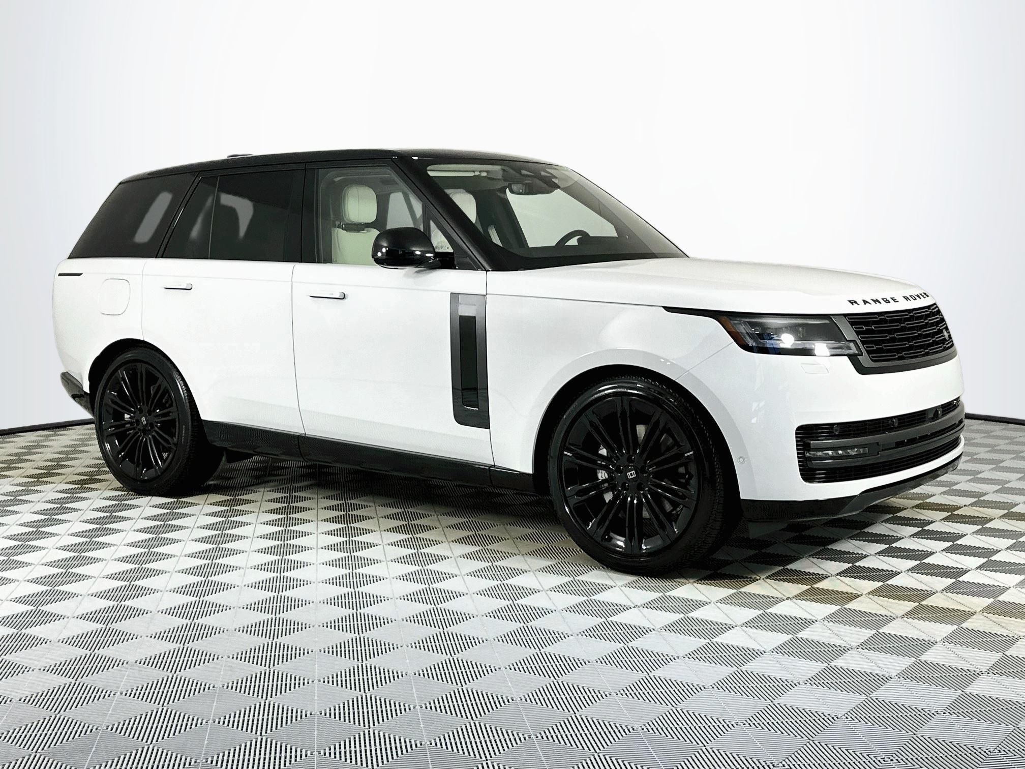 2027 Land Rover Range Rover SE
