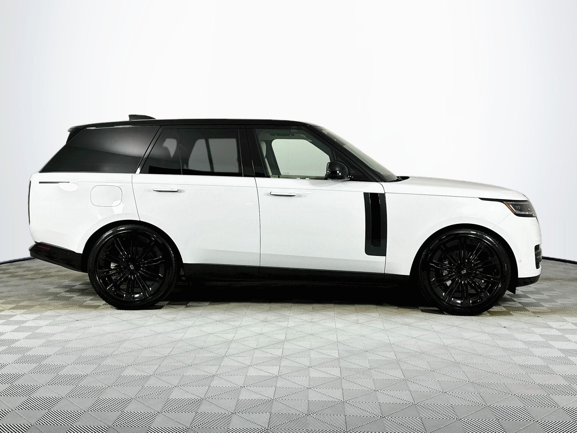 2027 Land Rover Range Rover SE