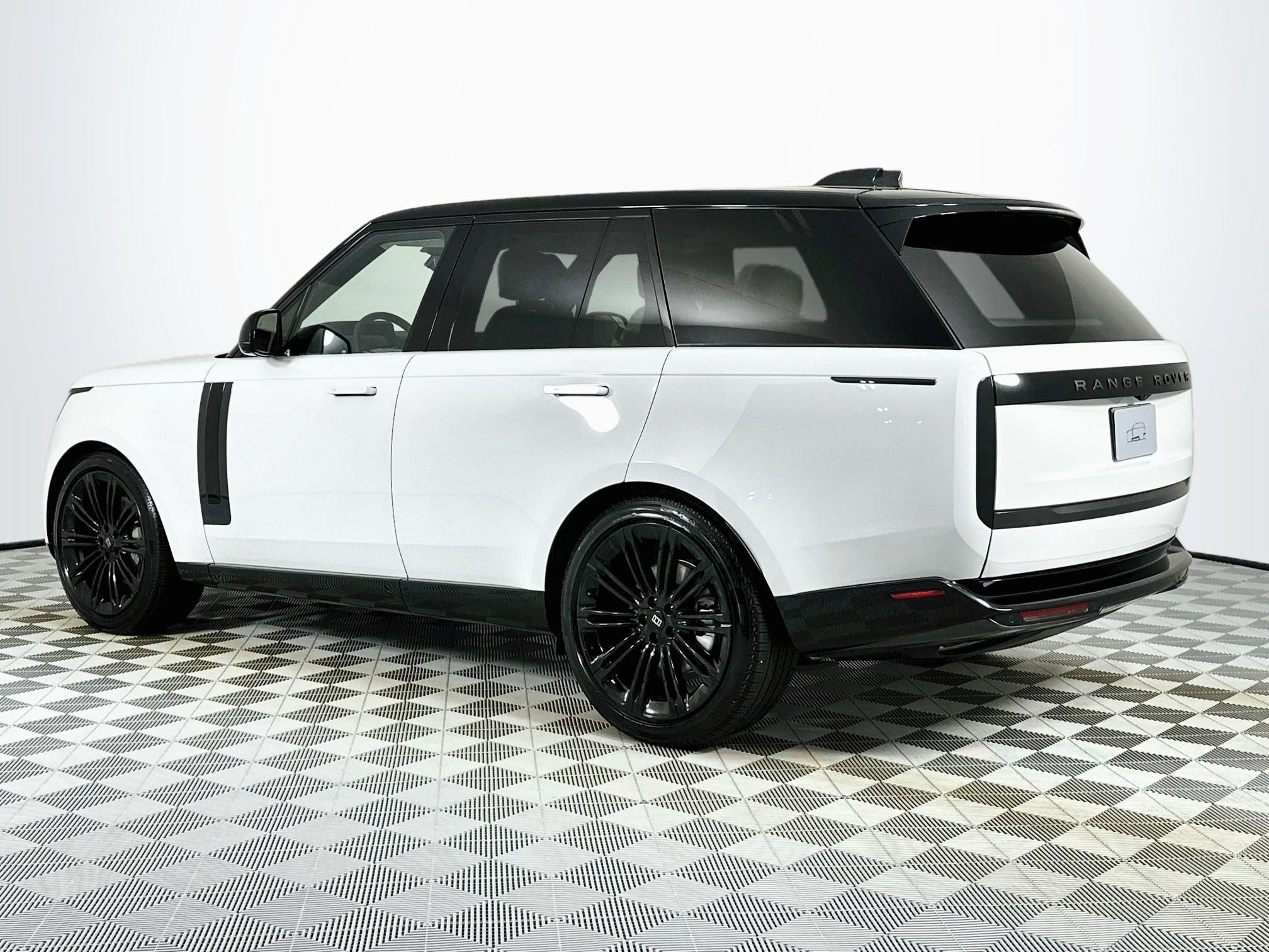 2027 Land Rover Range Rover SE