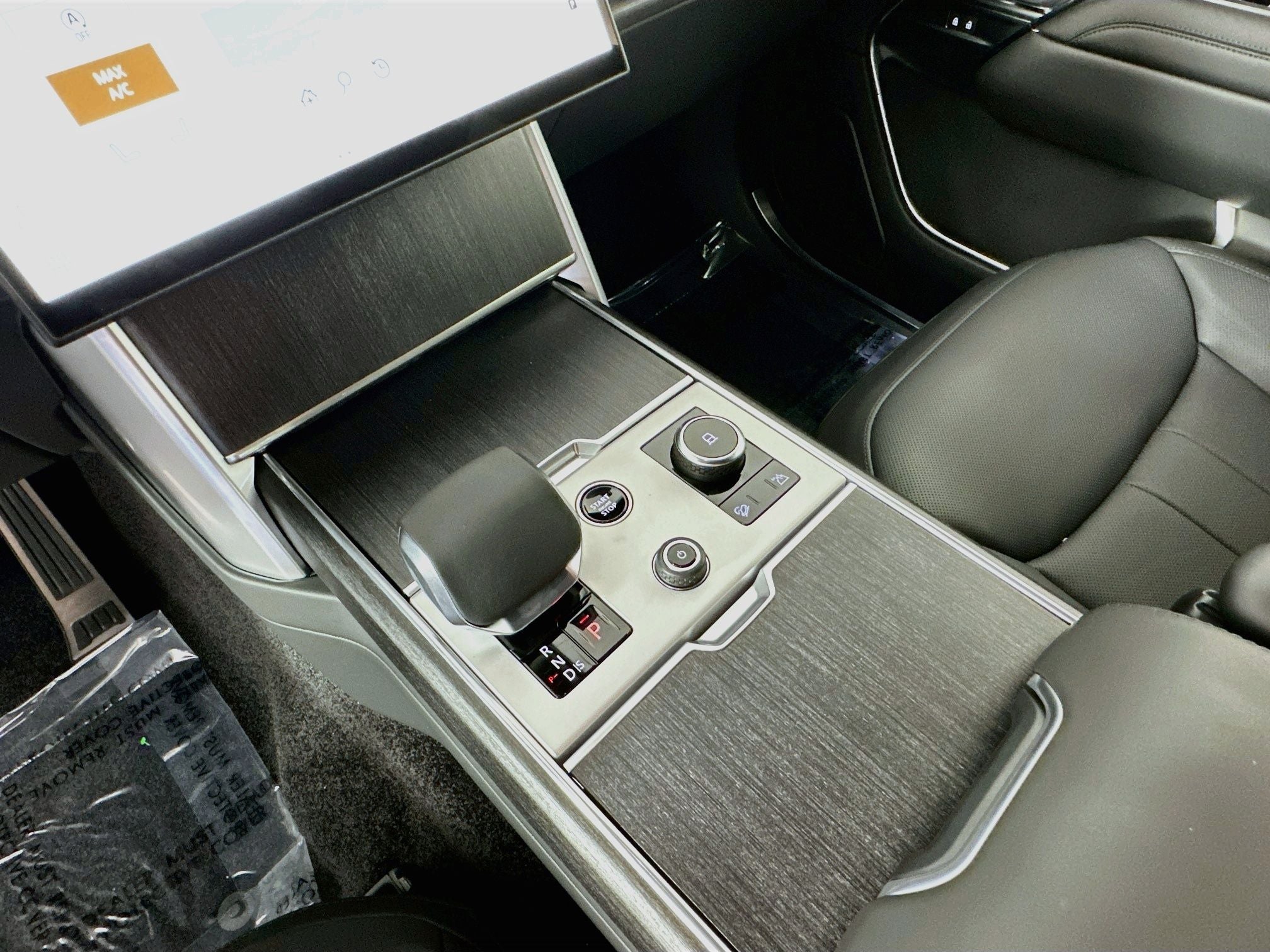 2027 Land Rover Range Rover SE