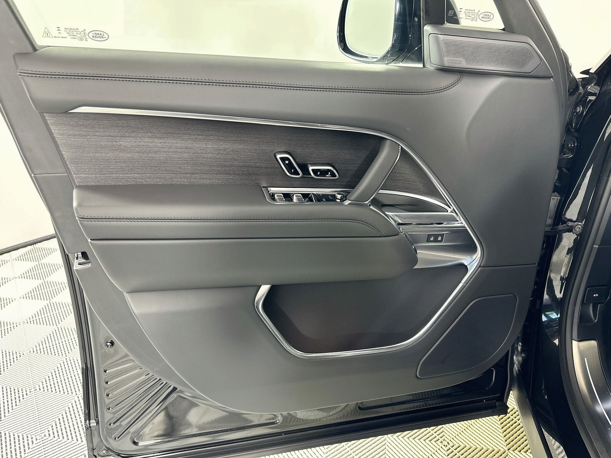 2027 Land Rover Range Rover SE