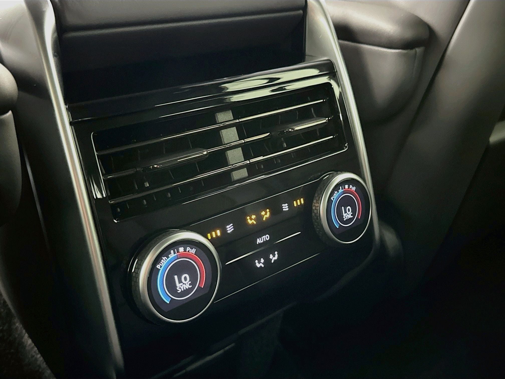 2027 Land Rover Range Rover SE