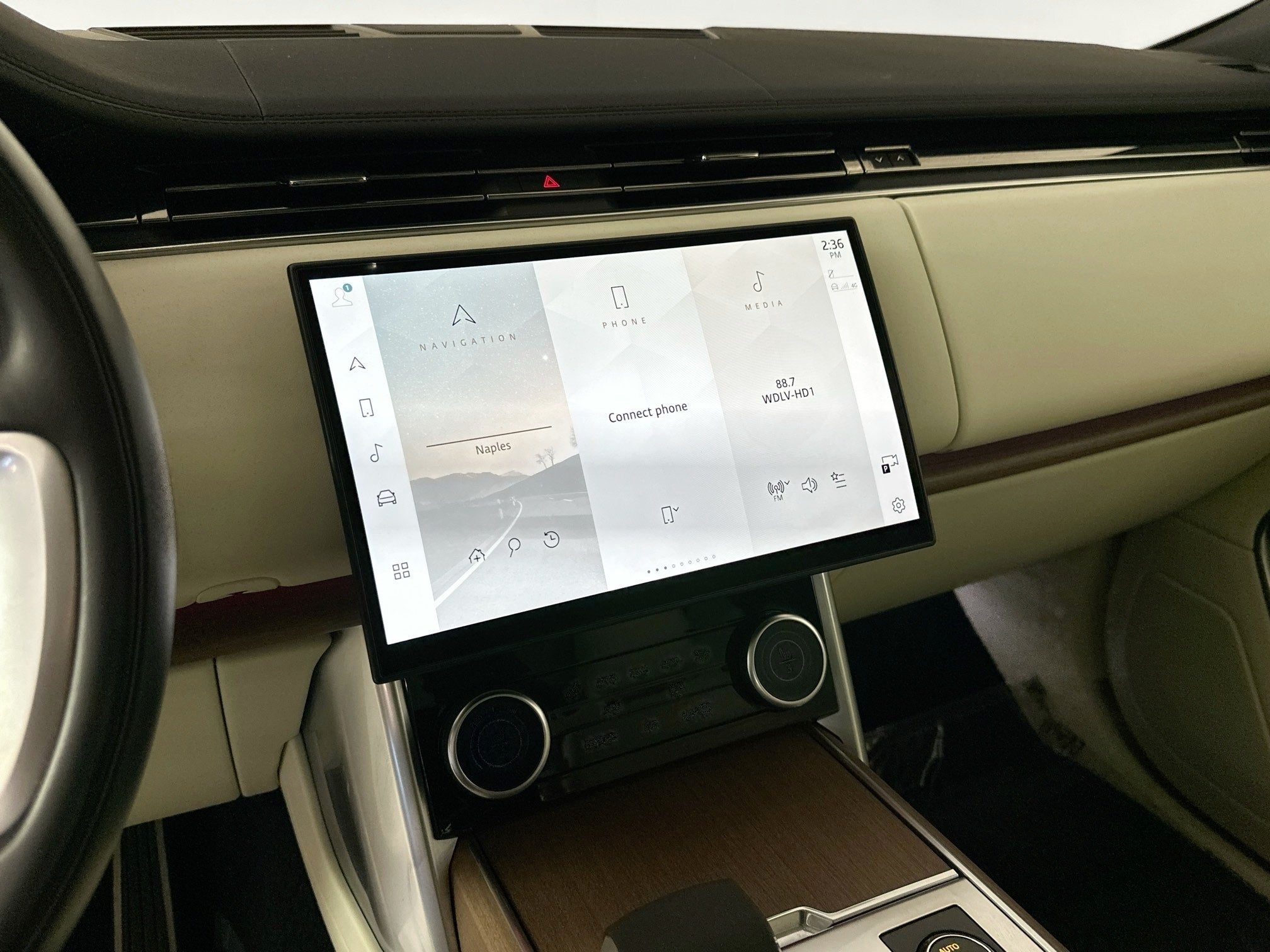 2023 Land Rover Range Rover SE