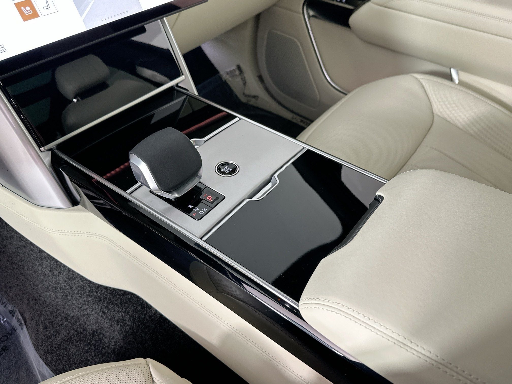 2026 Land Rover Range Rover SE