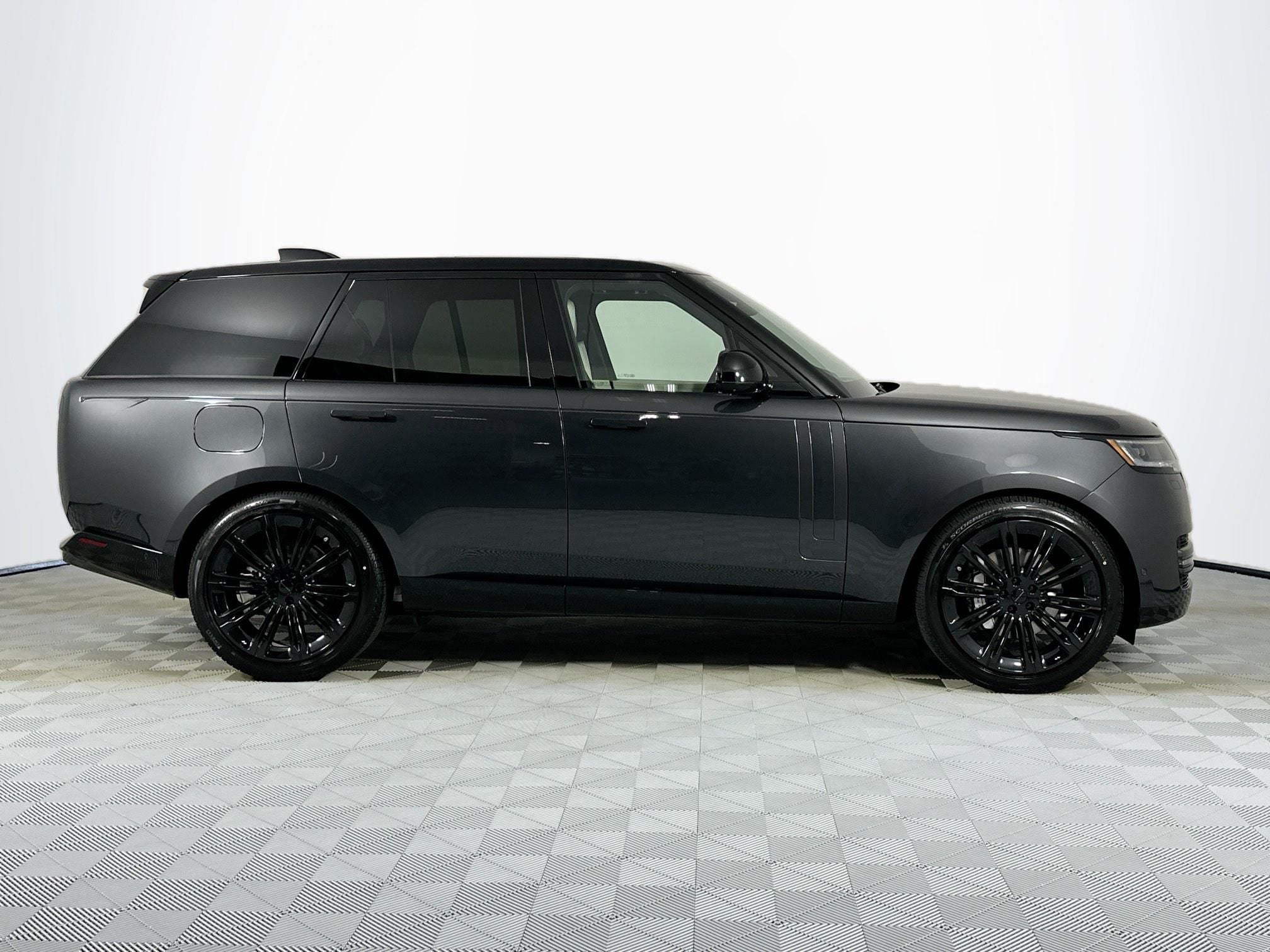 2026 Land Rover Range Rover SE