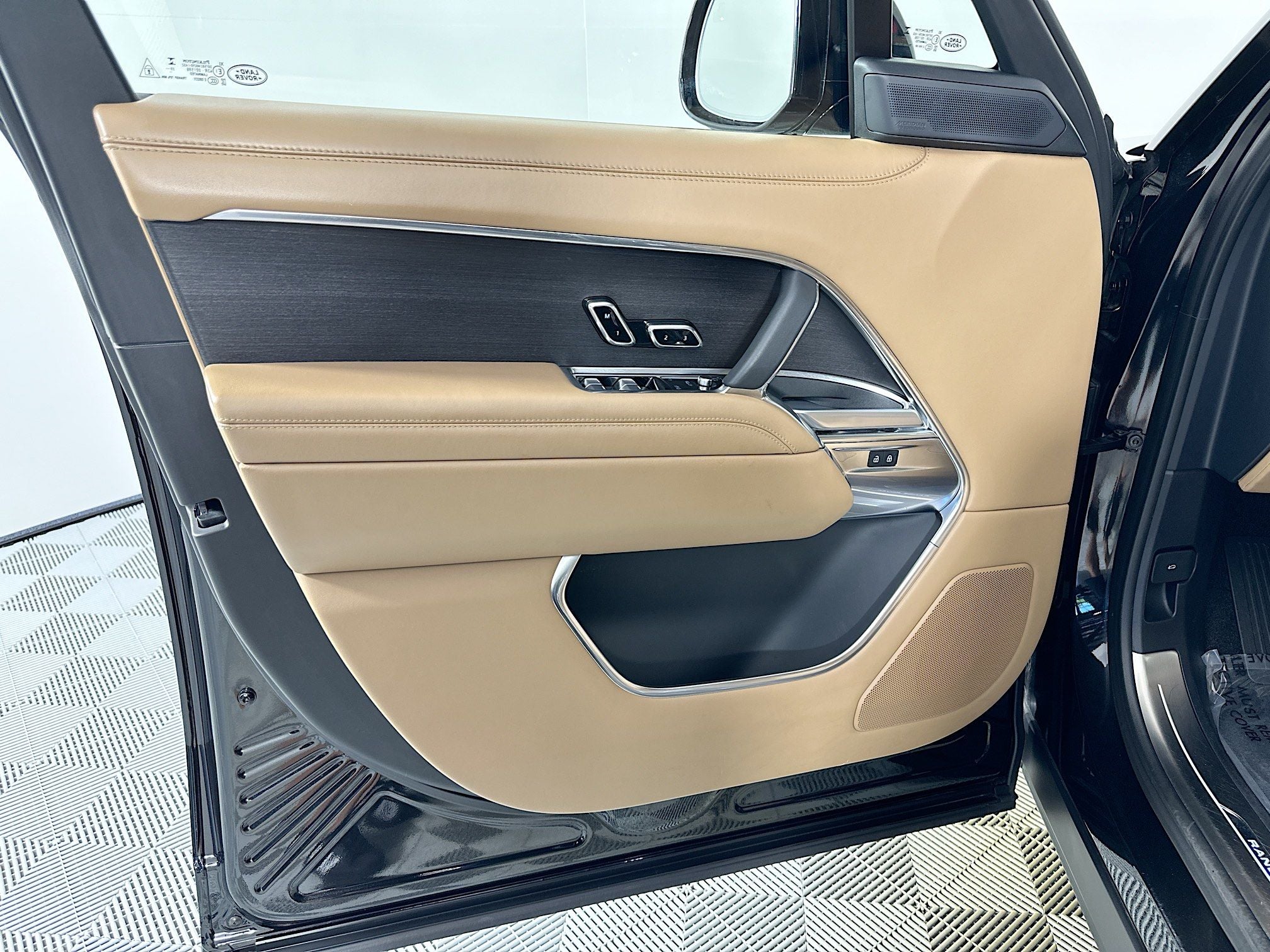 2024 Land Rover Range Rover SE