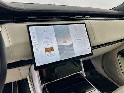 2026 Land Rover Range Rover SE