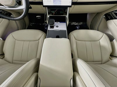 2026 Land Rover Range Rover SE