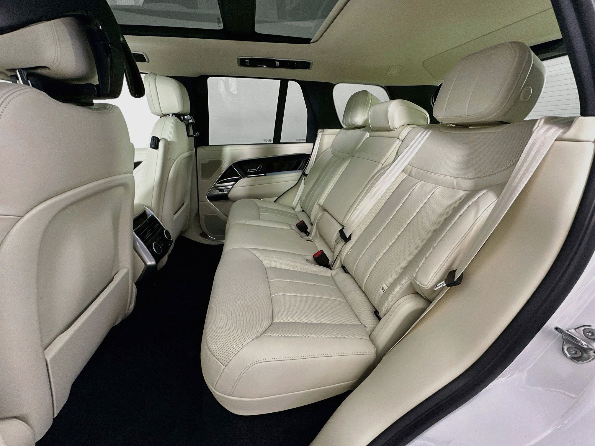 2026 Land Rover Range Rover SE