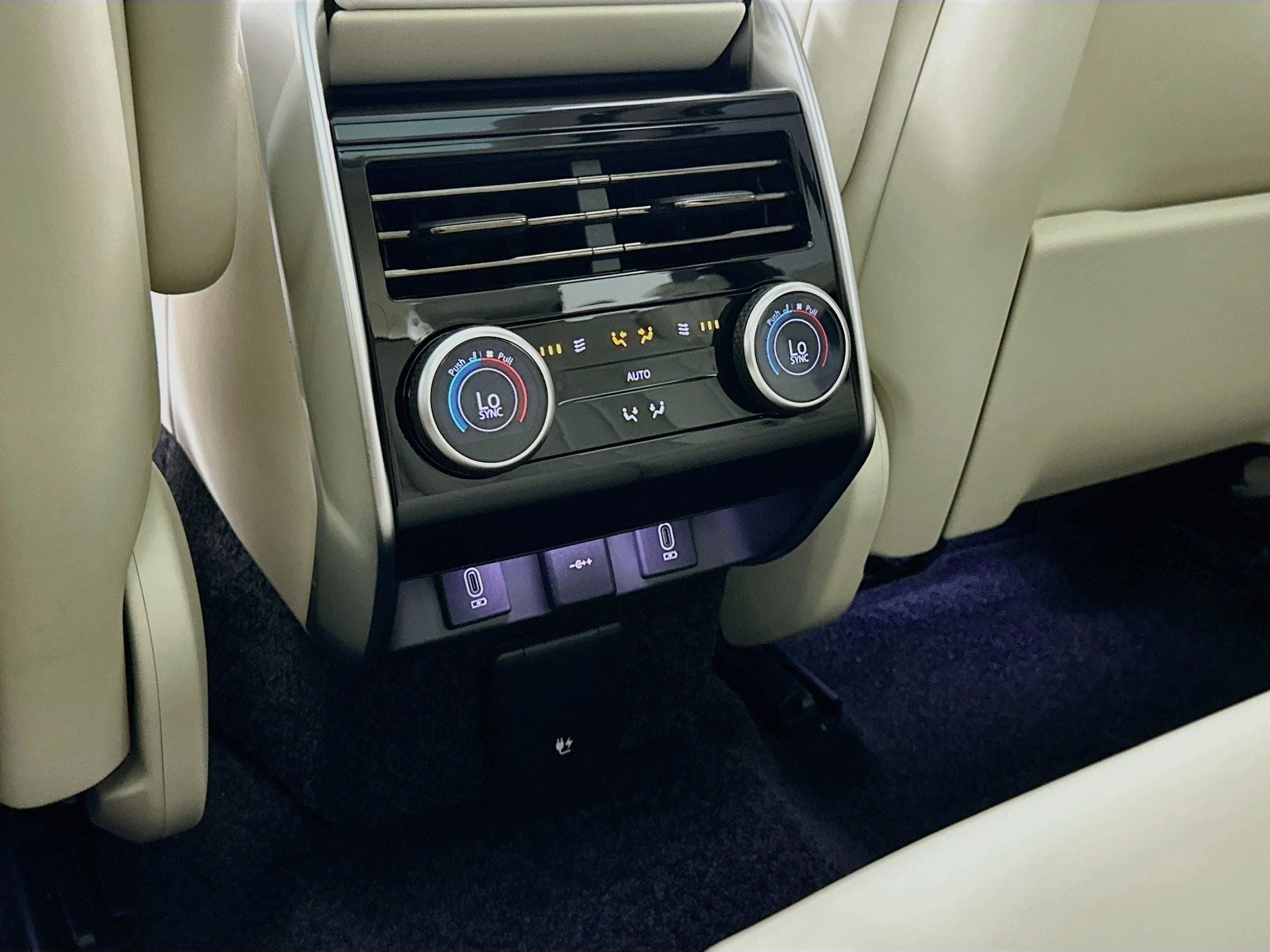 2026 Land Rover Range Rover SE