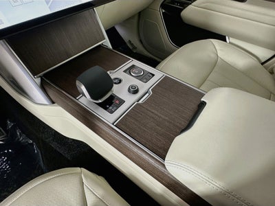 2027 Land Rover Range Rover SE