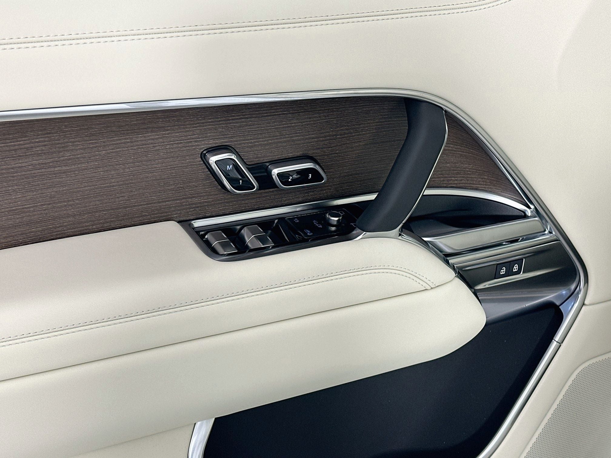 2027 Land Rover Range Rover SE