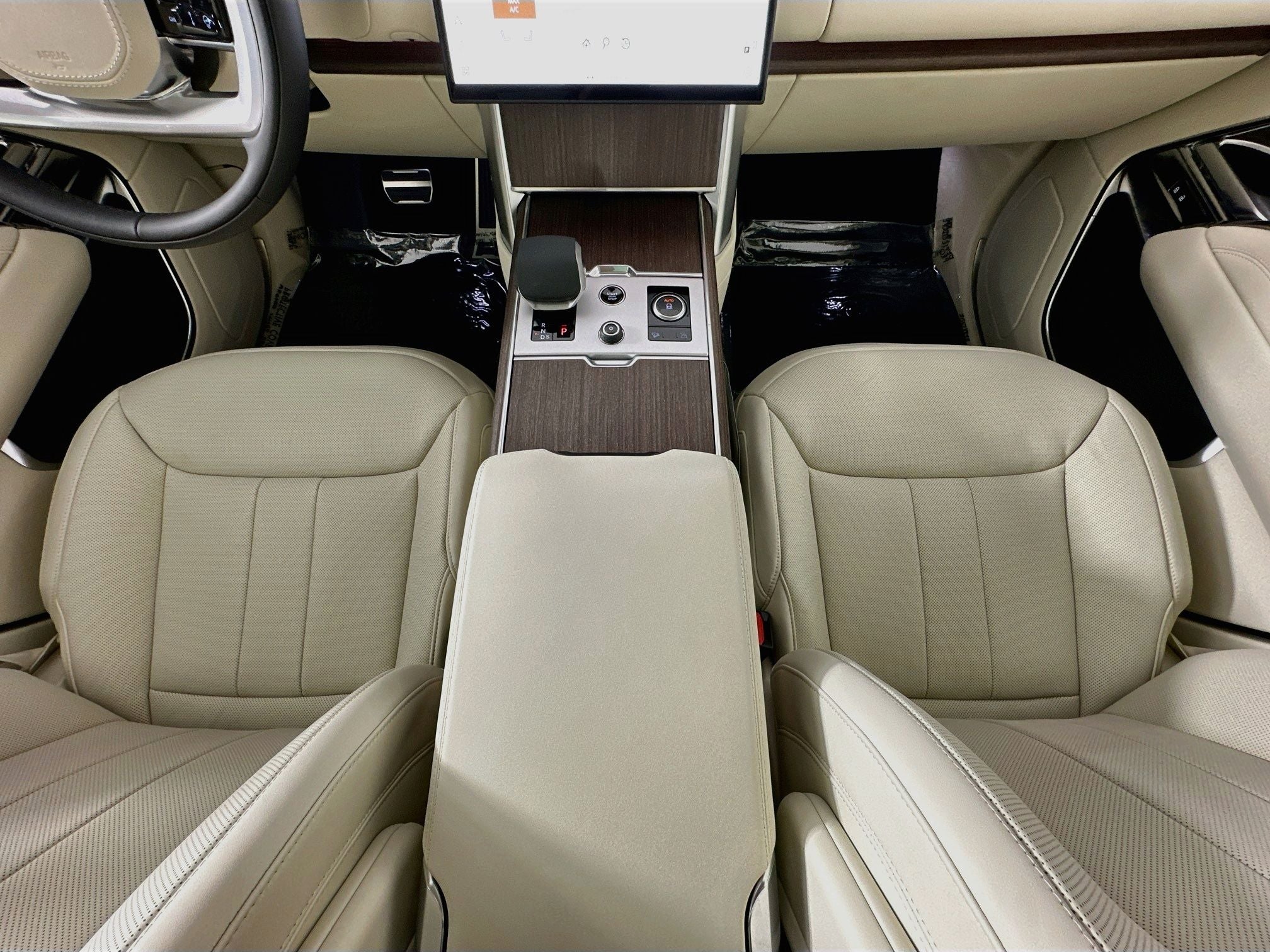 2027 Land Rover Range Rover SE