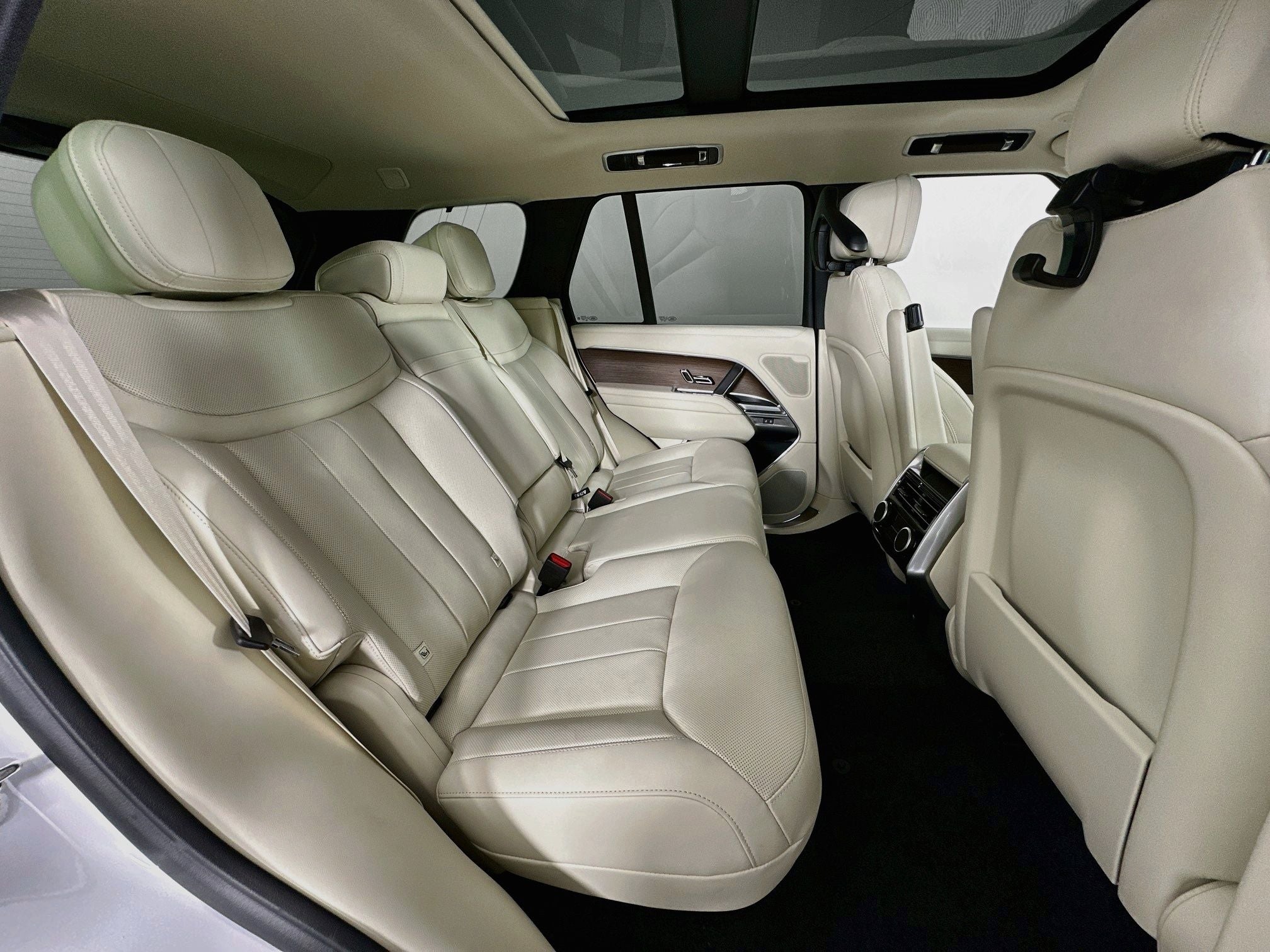 2027 Land Rover Range Rover SE
