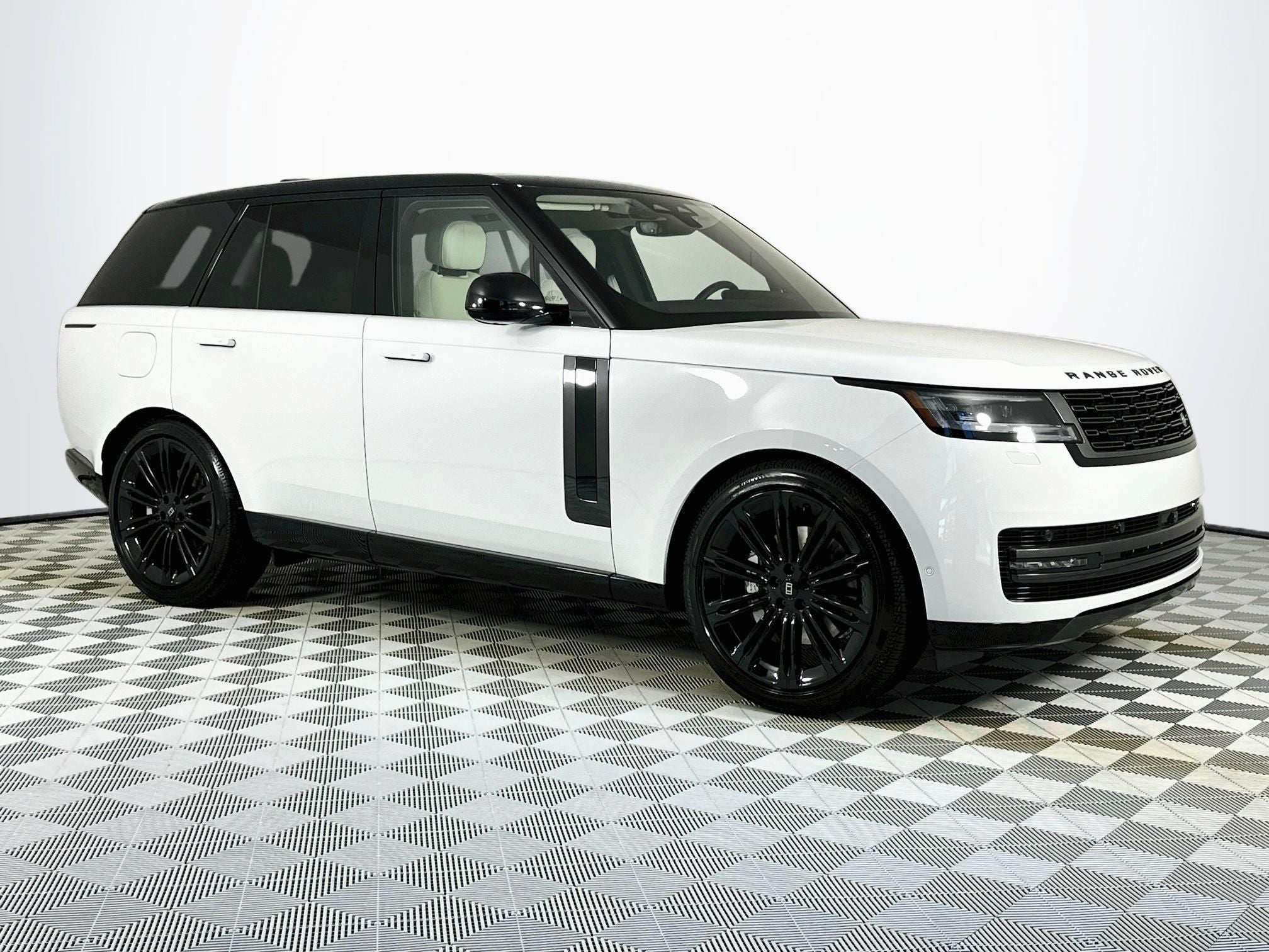 2027 Land Rover Range Rover SE