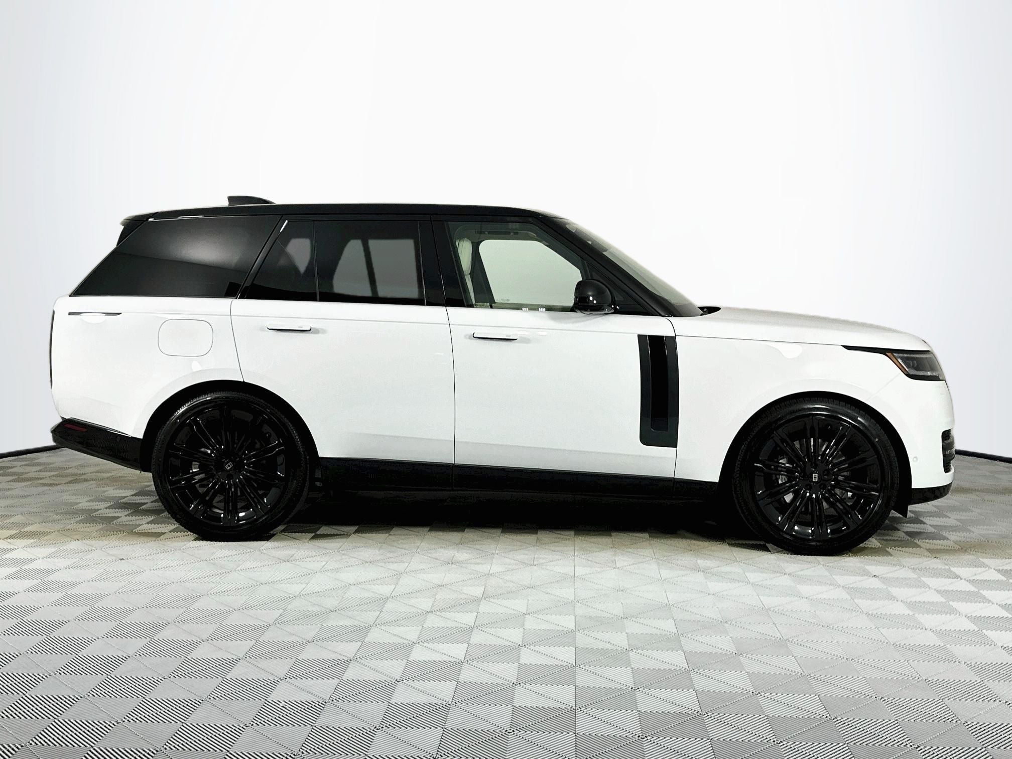 2027 Land Rover Range Rover SE