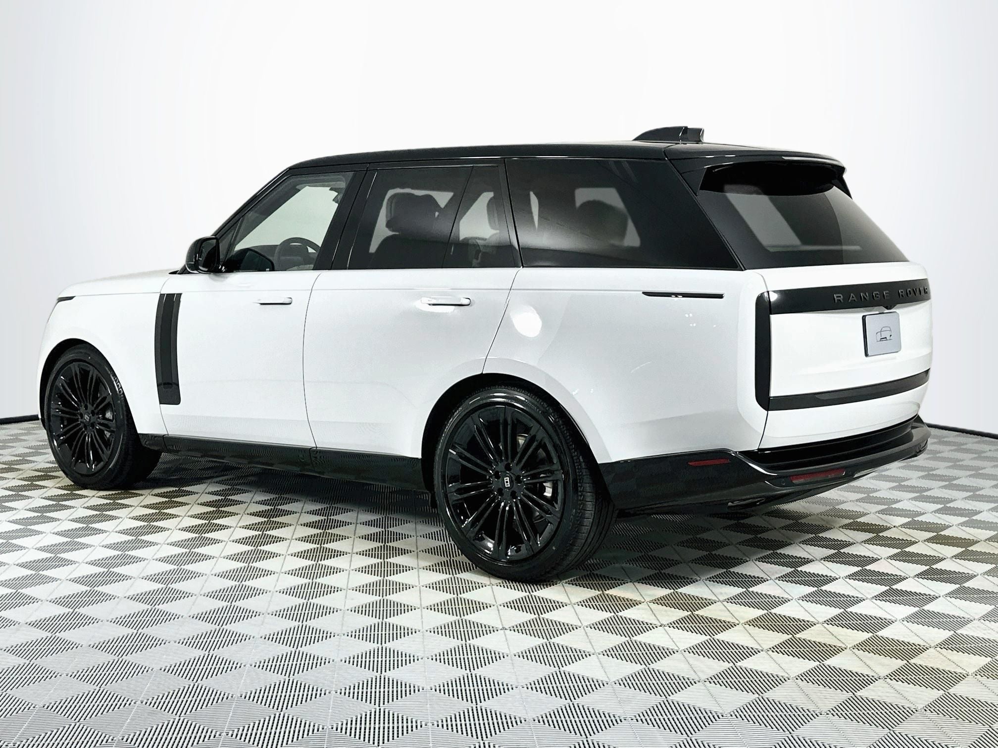 2027 Land Rover Range Rover SE