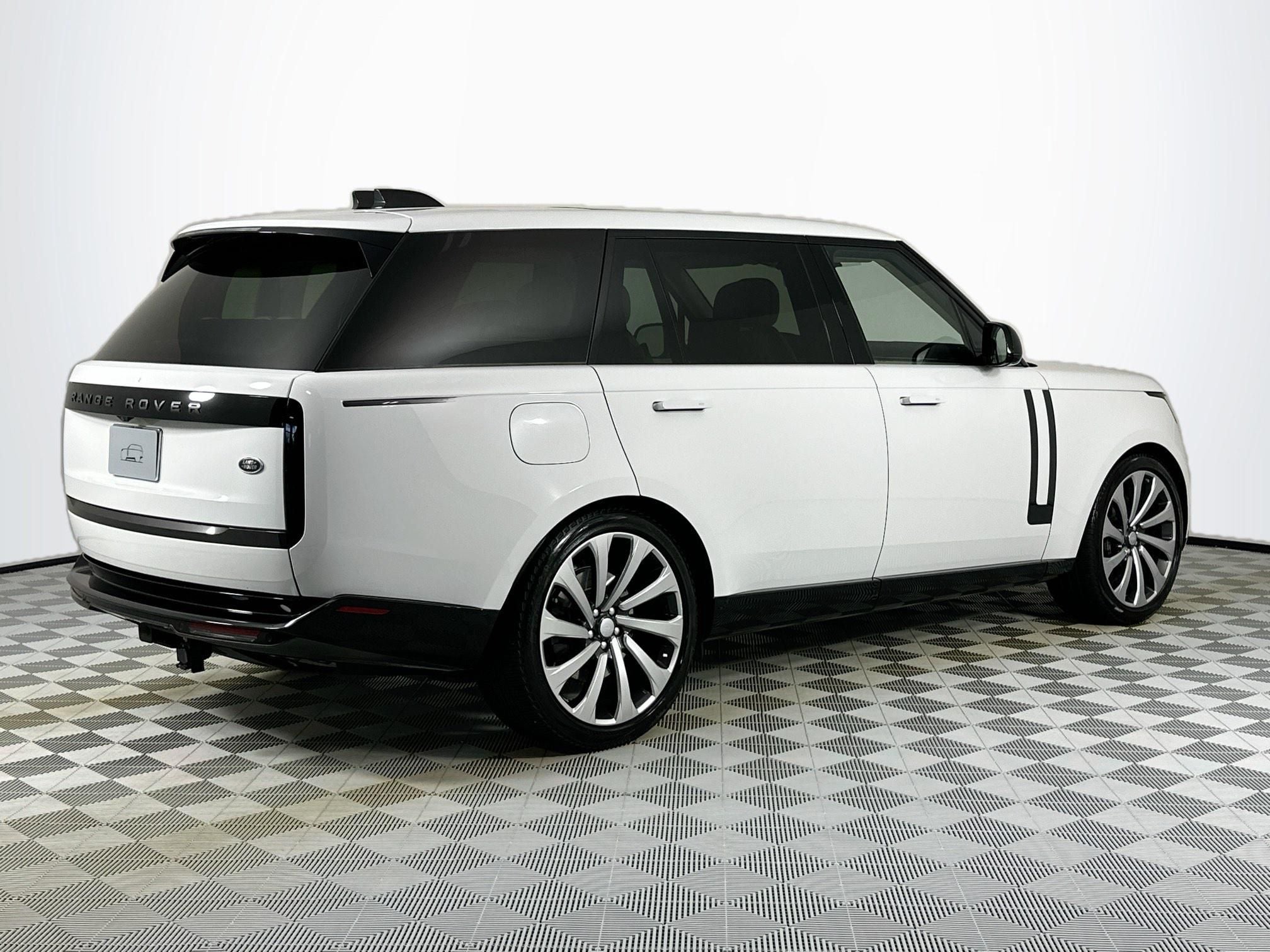 2023 Land Rover Range Rover SE LWB