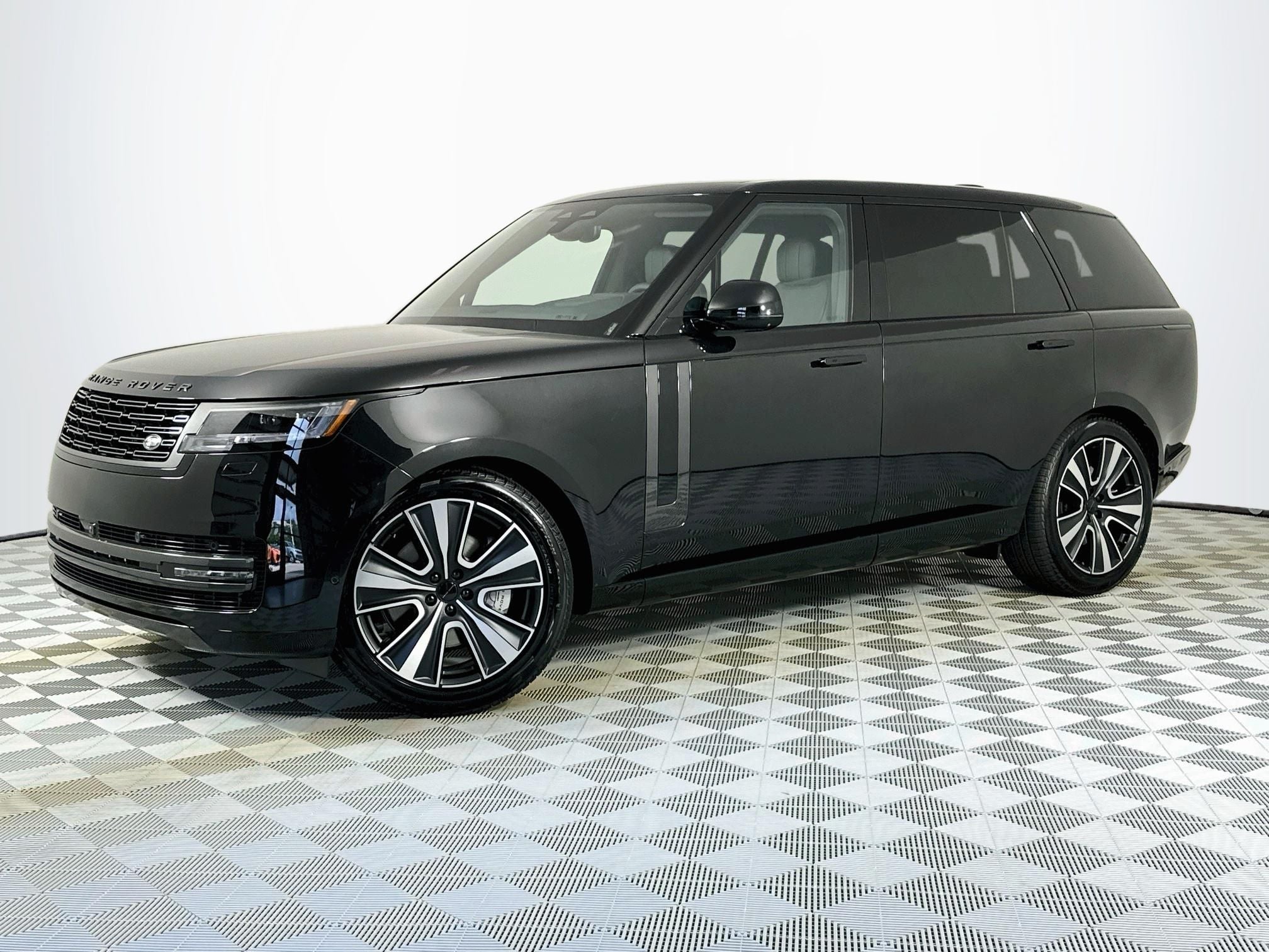 2026 Land Rover Range Rover SE LWB
