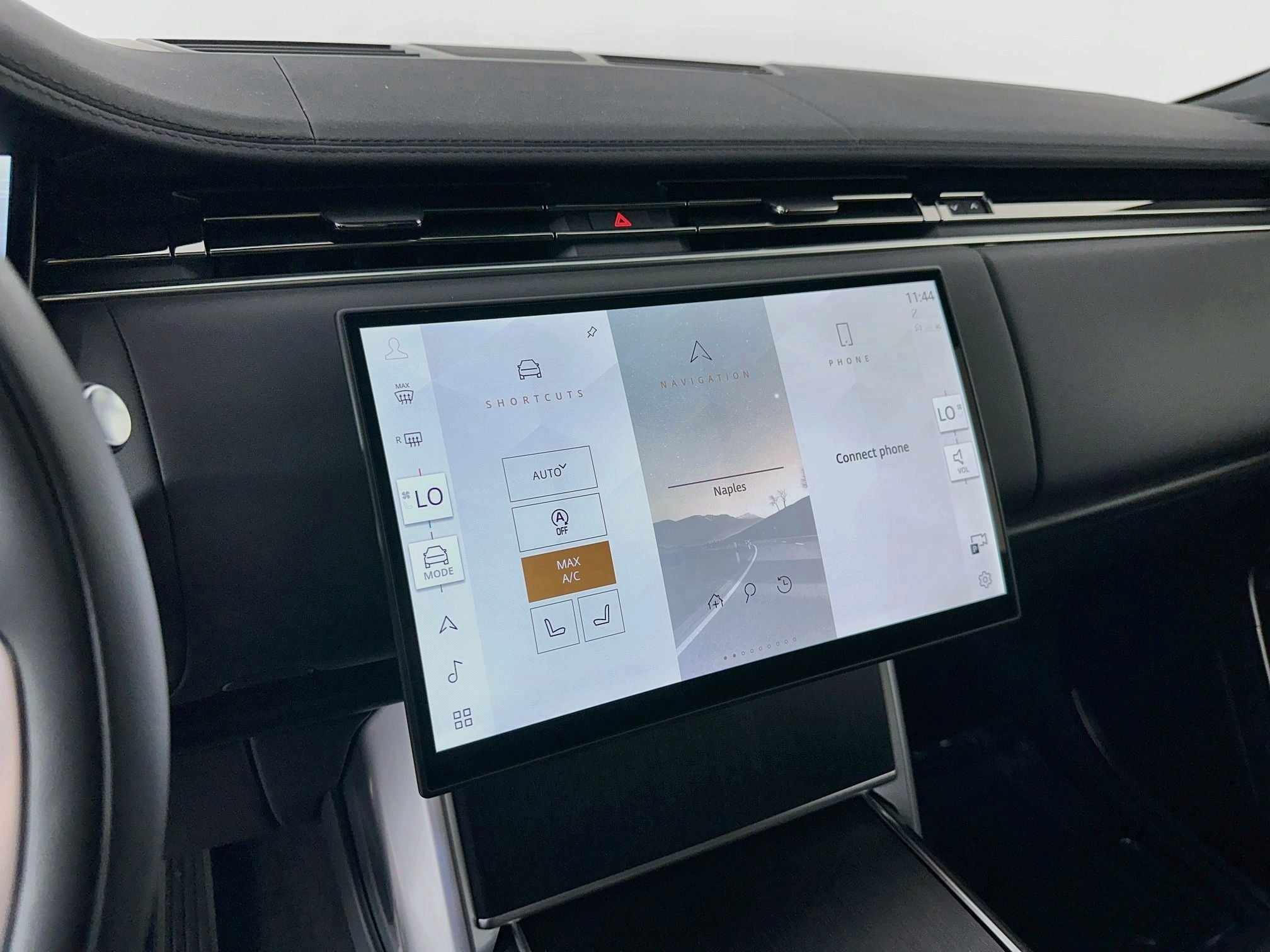 2026 Land Rover Range Rover SE LWB