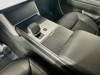 2026 Land Rover Range Rover SE LWB