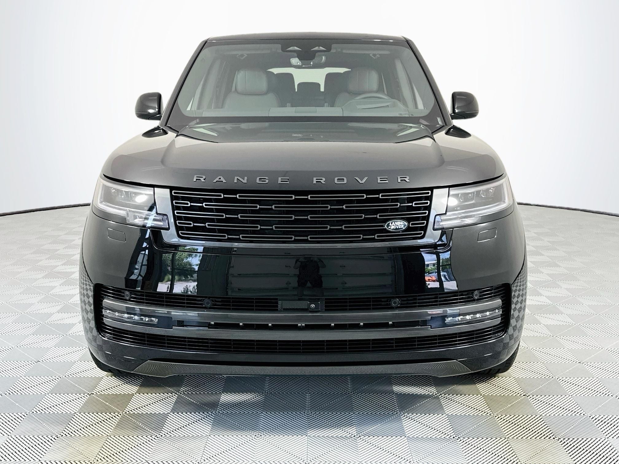 2026 Land Rover Range Rover SE LWB