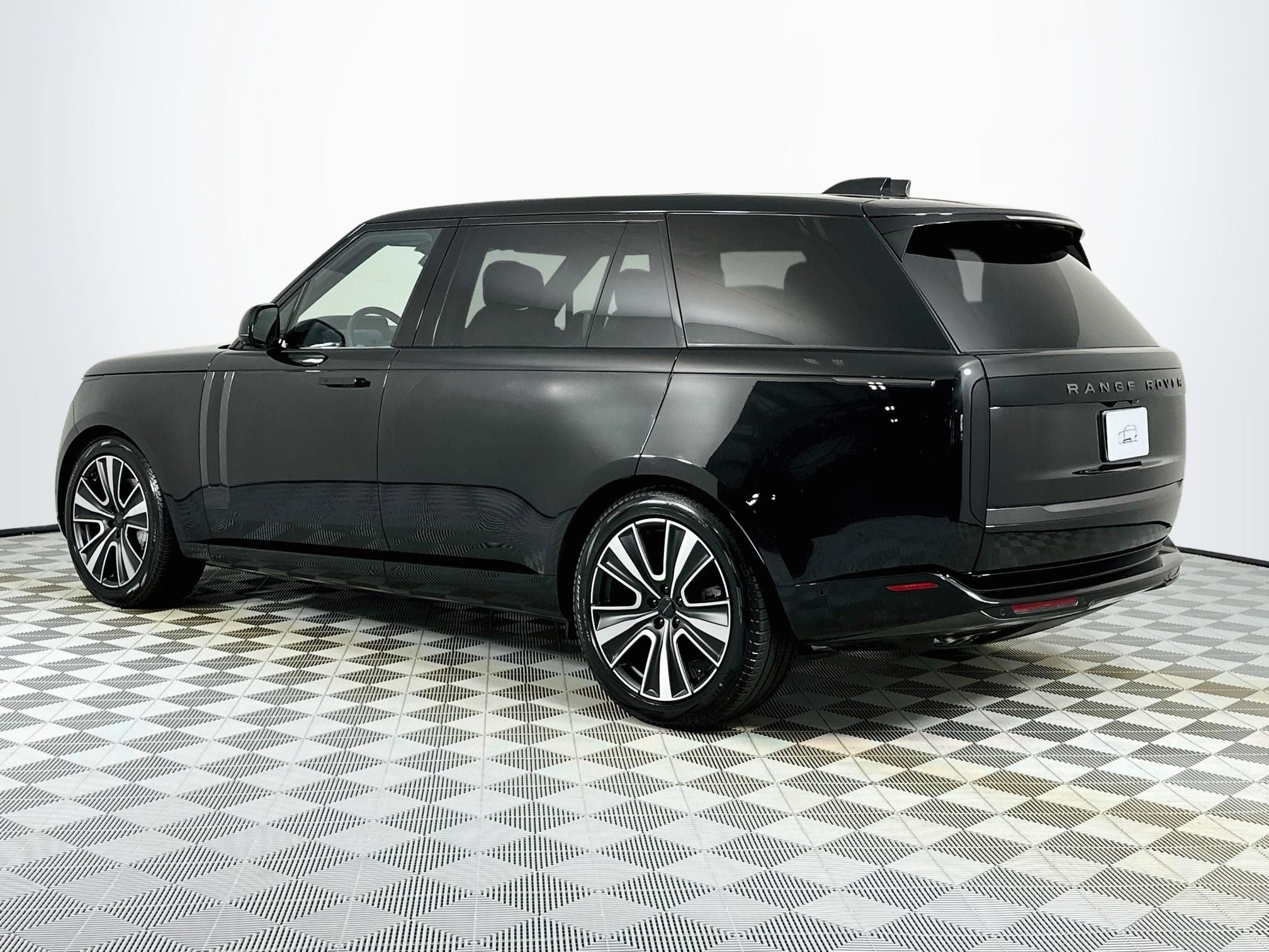2026 Land Rover Range Rover SE LWB