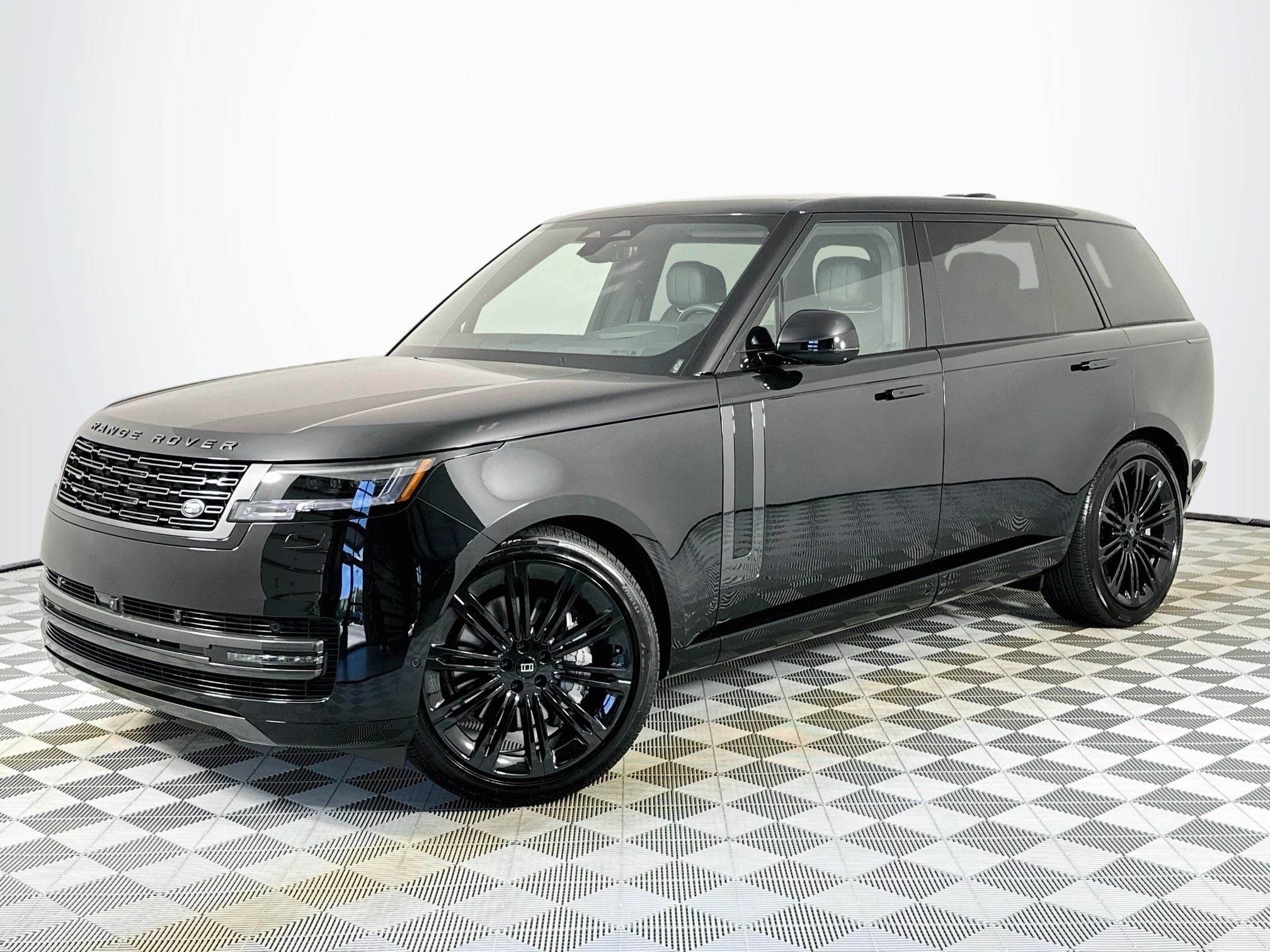 2027 Land Rover Range Rover SE LWB