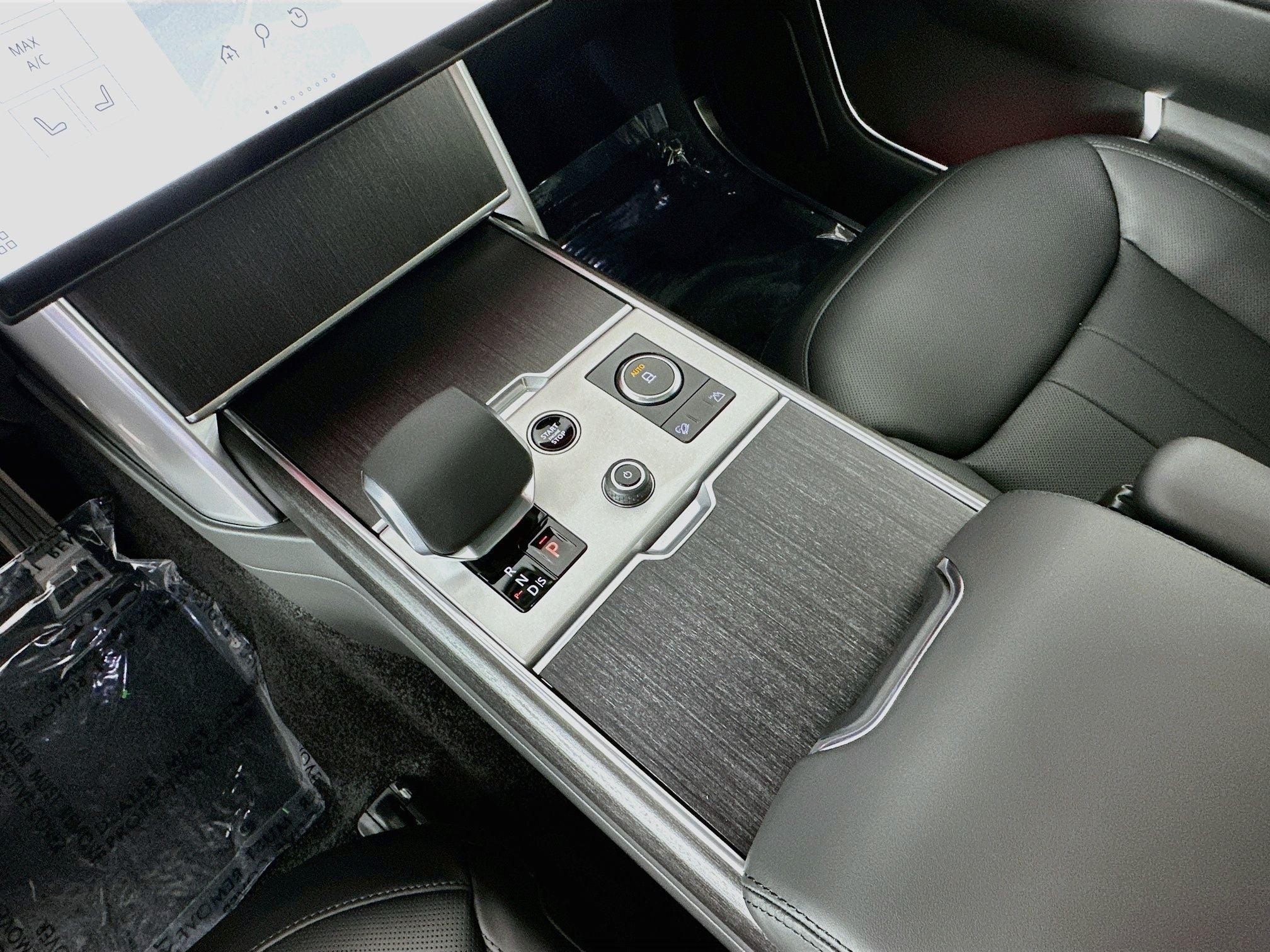 2027 Land Rover Range Rover SE LWB