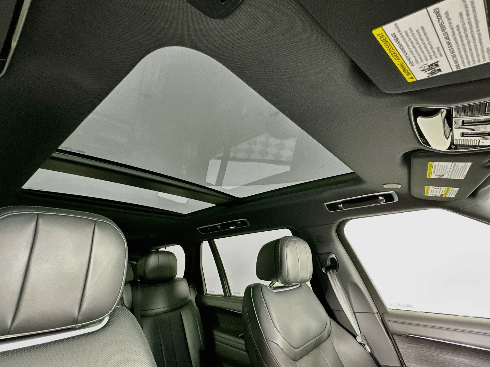 2027 Land Rover Range Rover SE LWB