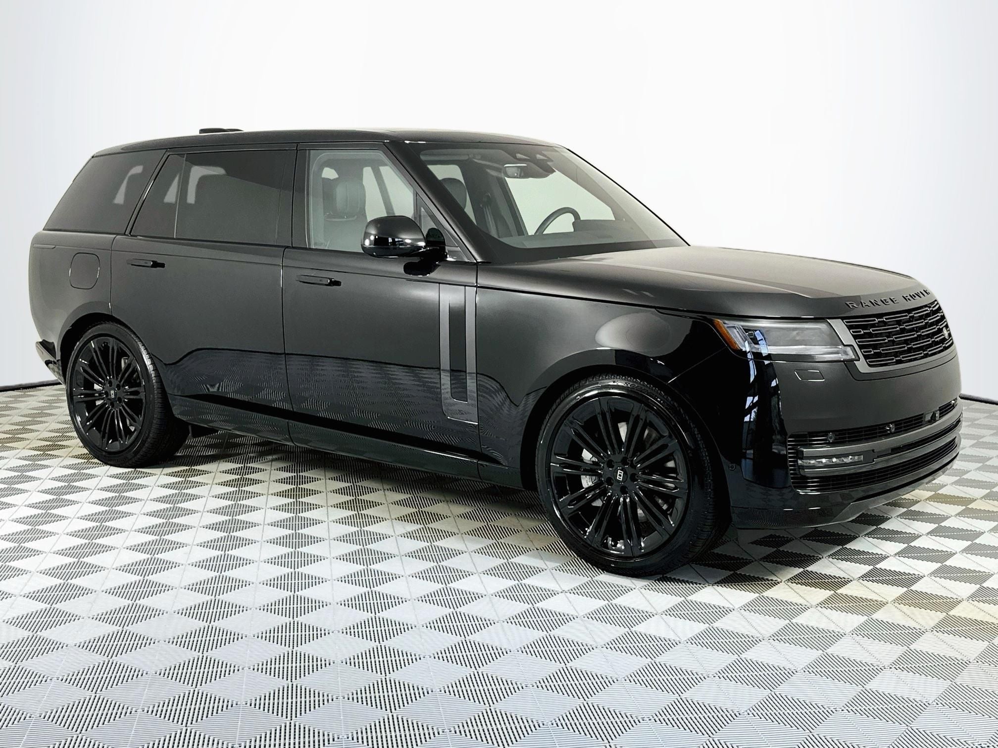 2027 Land Rover Range Rover SE LWB