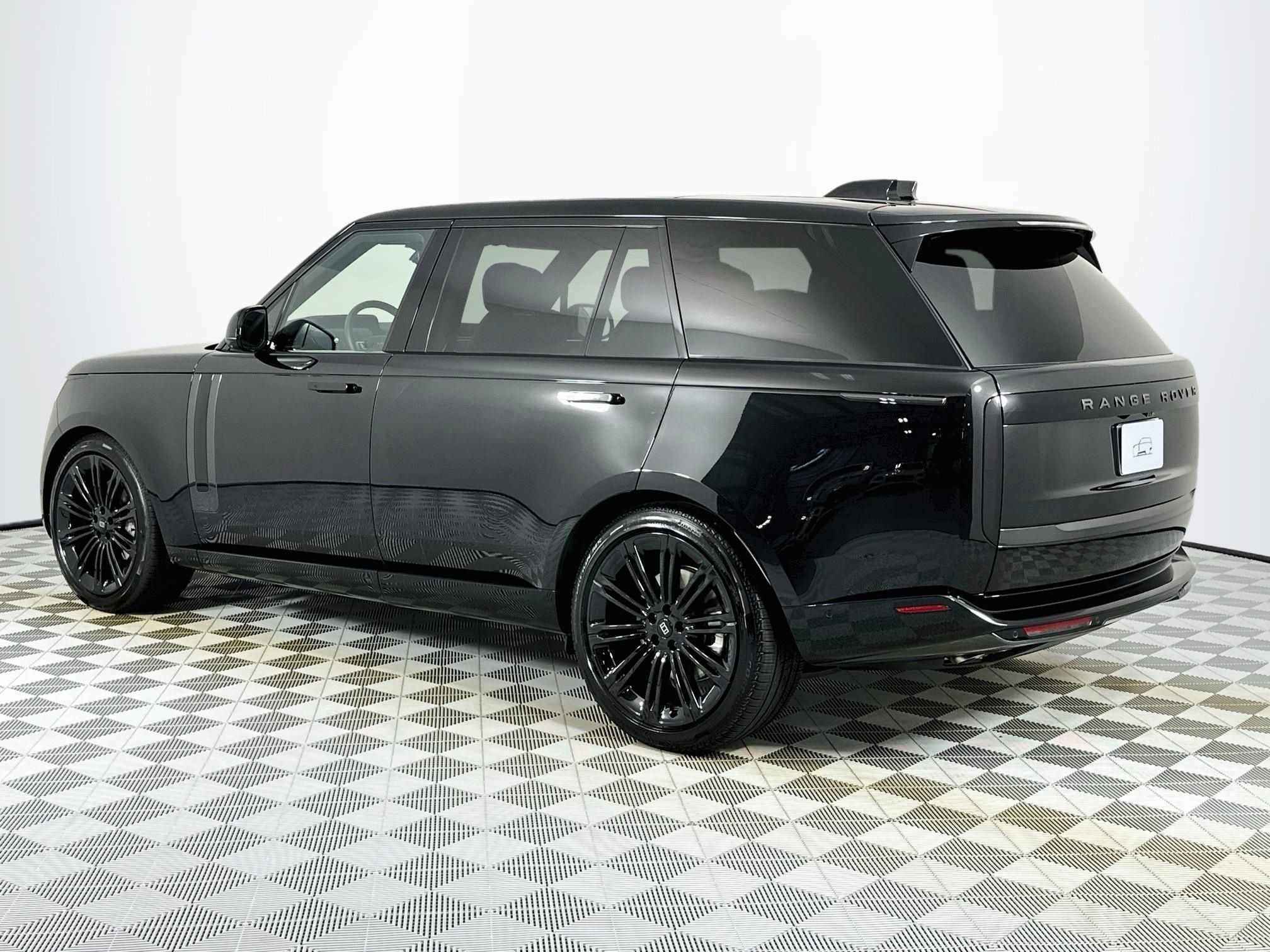 2027 Land Rover Range Rover SE LWB