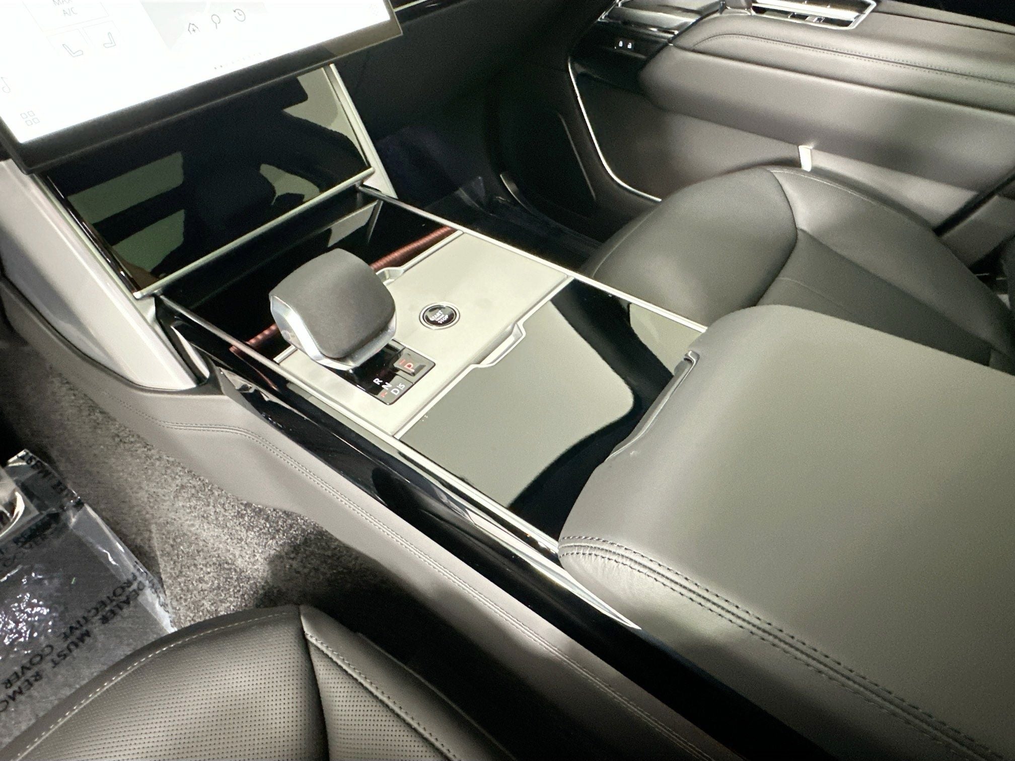 2026 Land Rover Range Rover SE LWB