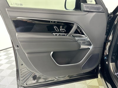 2026 Land Rover Range Rover SE LWB