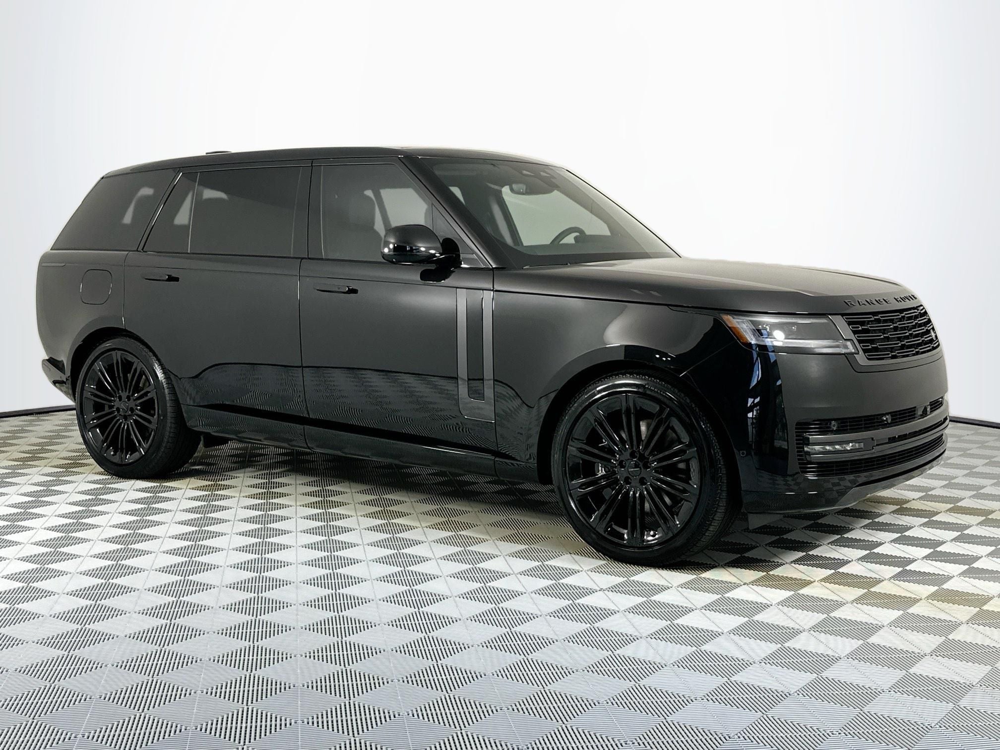 2026 Land Rover Range Rover SE LWB