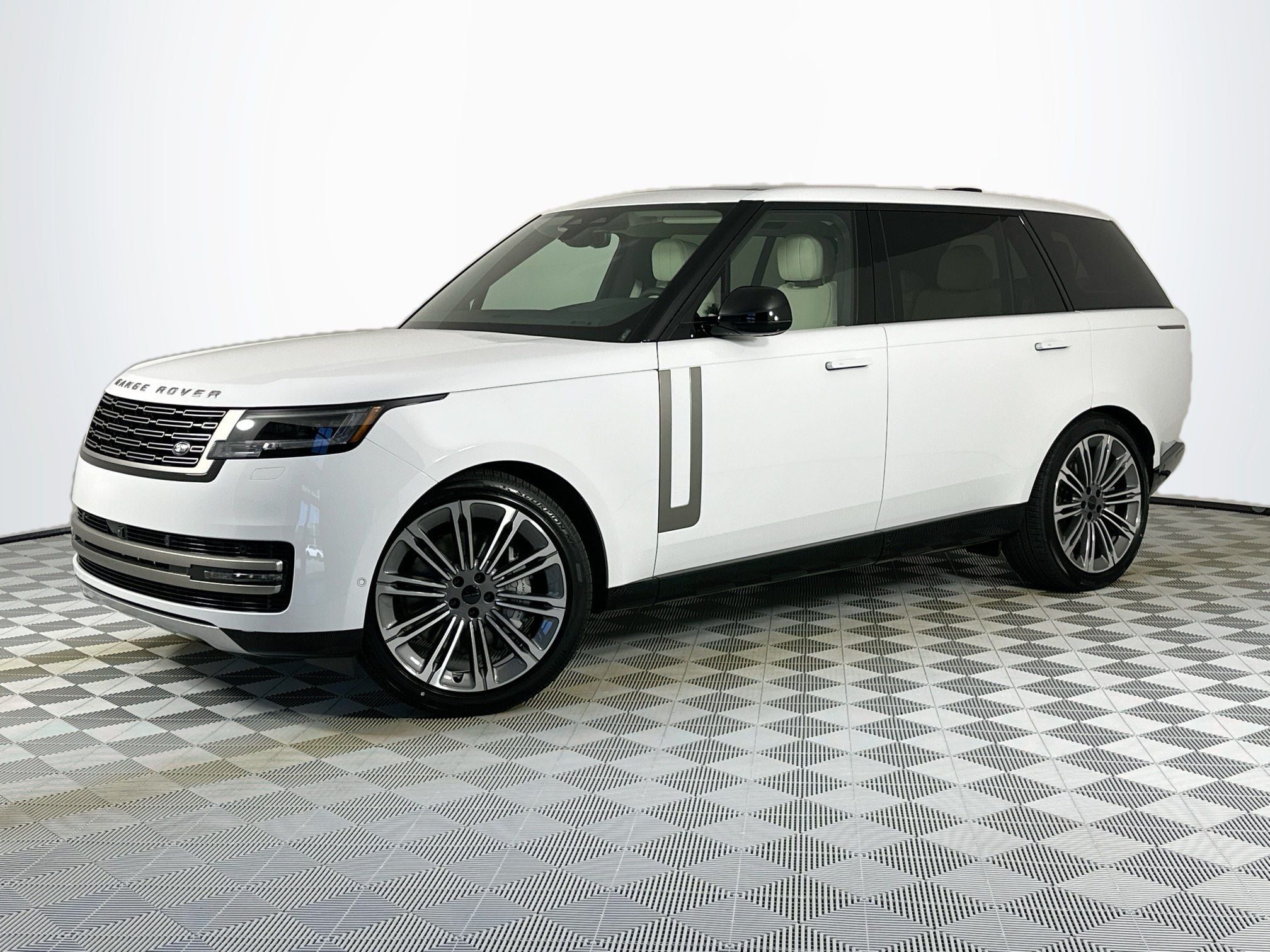 2026 Land Rover Range Rover SE LWB