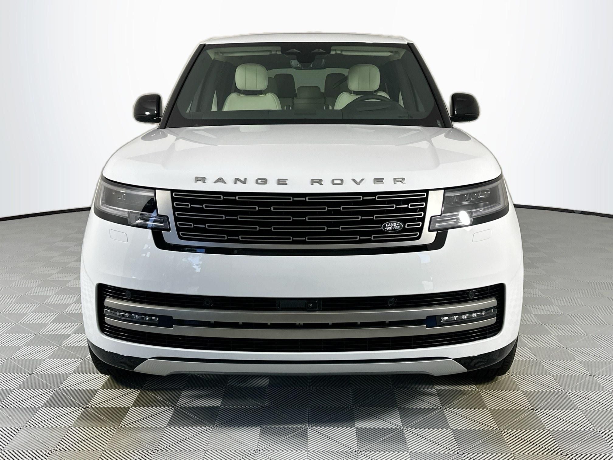 2026 Land Rover Range Rover SE LWB